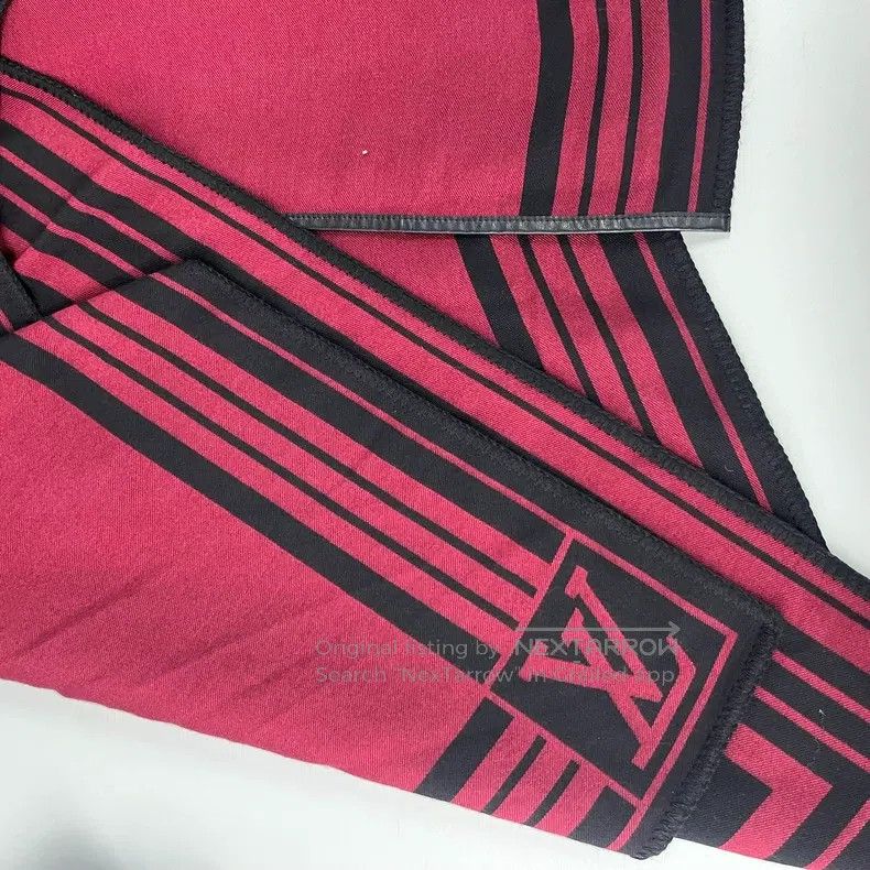 Louis Vuitton Louis Vuitton size os Cashmere Cape Size US M / EU 48-50 / 2 - 4 Thumbnail