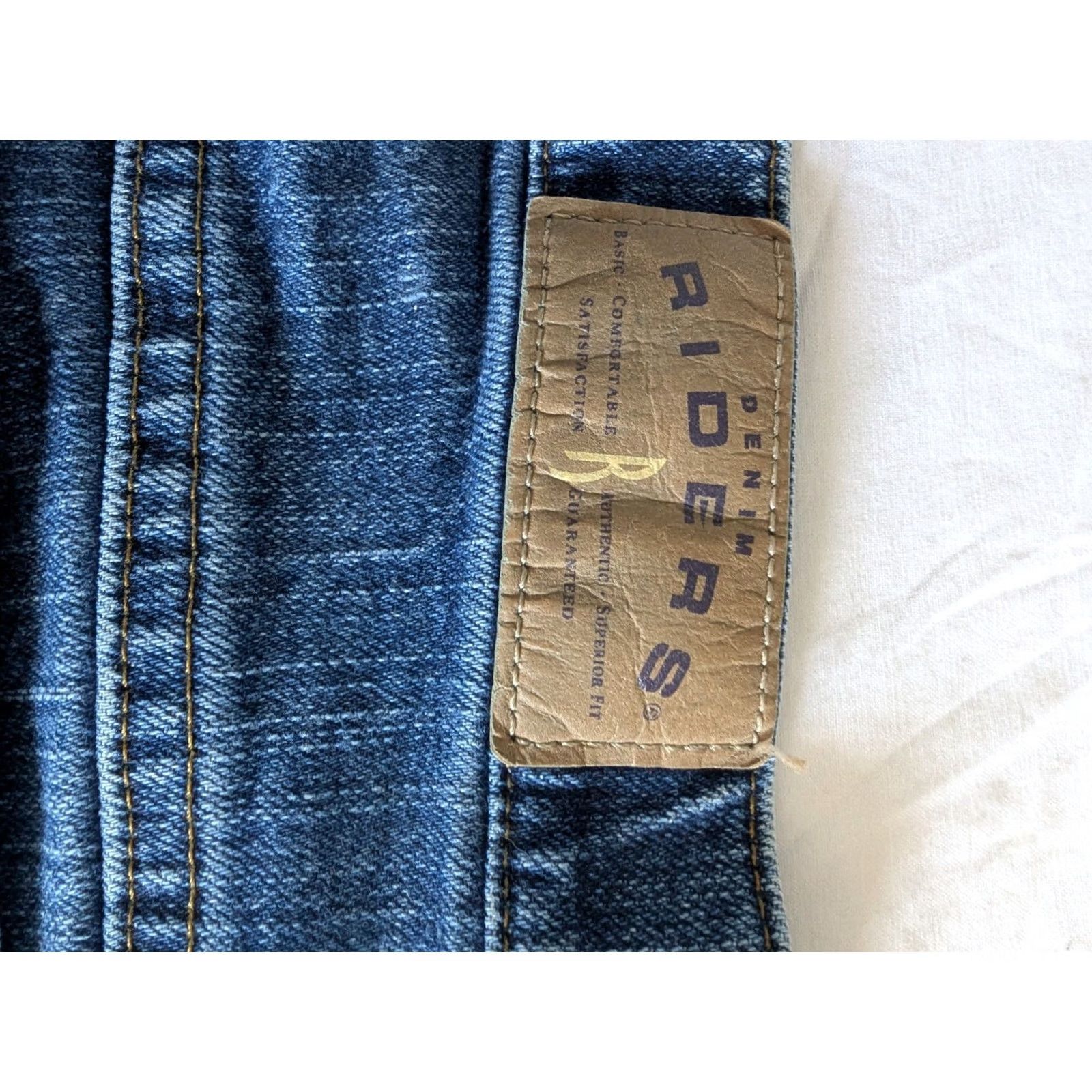 Vintage VINTAGE Riders Jeans Women Medium Wash Mid Rise Straight Leg 5-Pocket Denim 90s Theme Blue Cotton Regular Inseam 30in Size 30" / US 8 / IT 44 - 6 Thumbnail