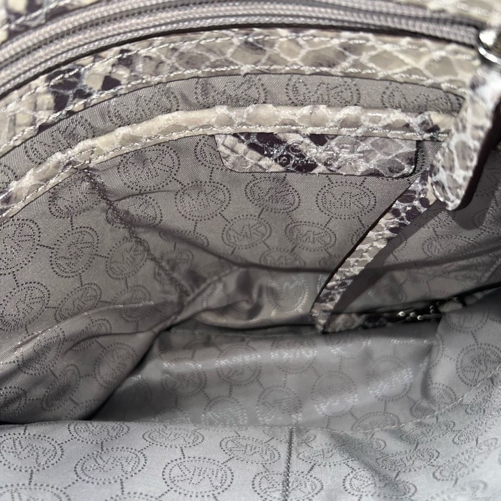 Michael Kors MICHAEL KORS Chain Python Leather JET SET Tote Hobo Convertible Shoulder Bag WITH UNBRANDED CHAIN Size ONE SIZE - 9 Thumbnail