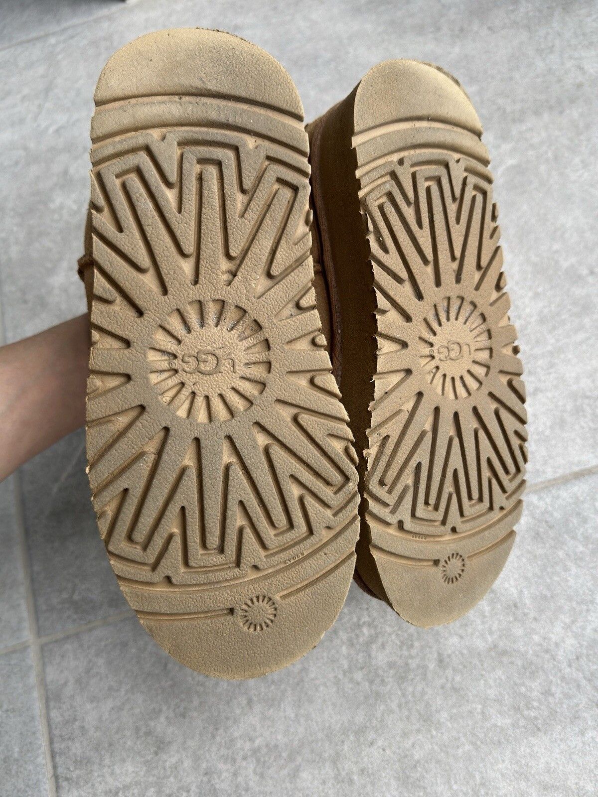 Ugg Ugg Classic Low Platform Winter Suede Sheepskin Shoes Size US 7 / IT 37 - 10 Thumbnail