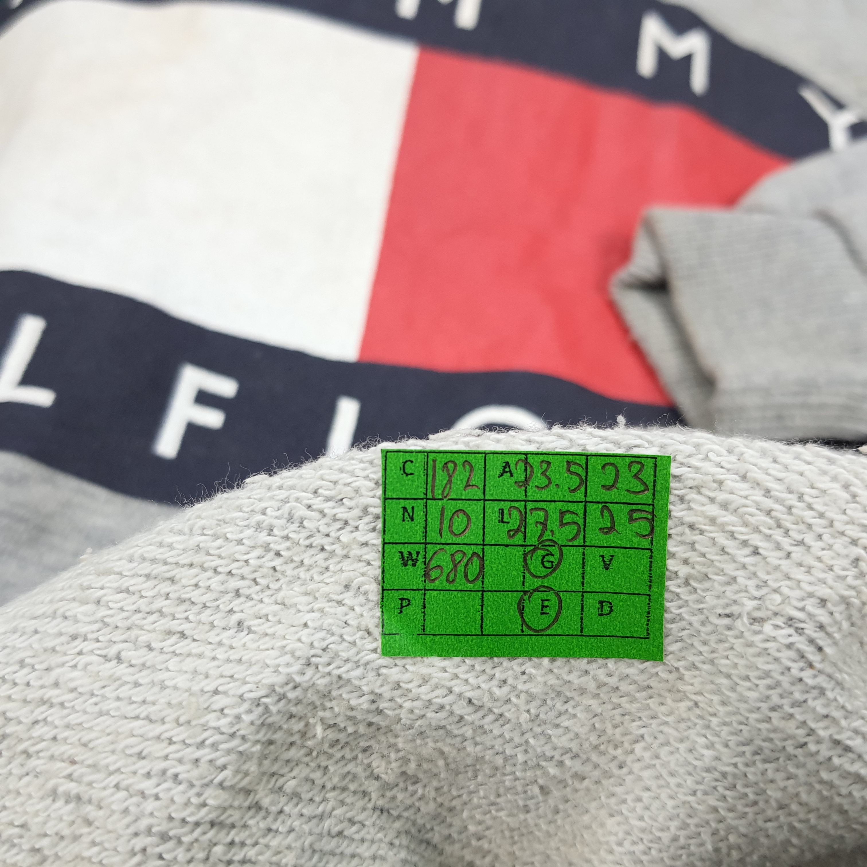 Tommy Hilfiger × Vintage Vintage Tommy Hilfiger Big Logo Hoodies Size US L / EU 52-54 / 3 - 7 Thumbnail
