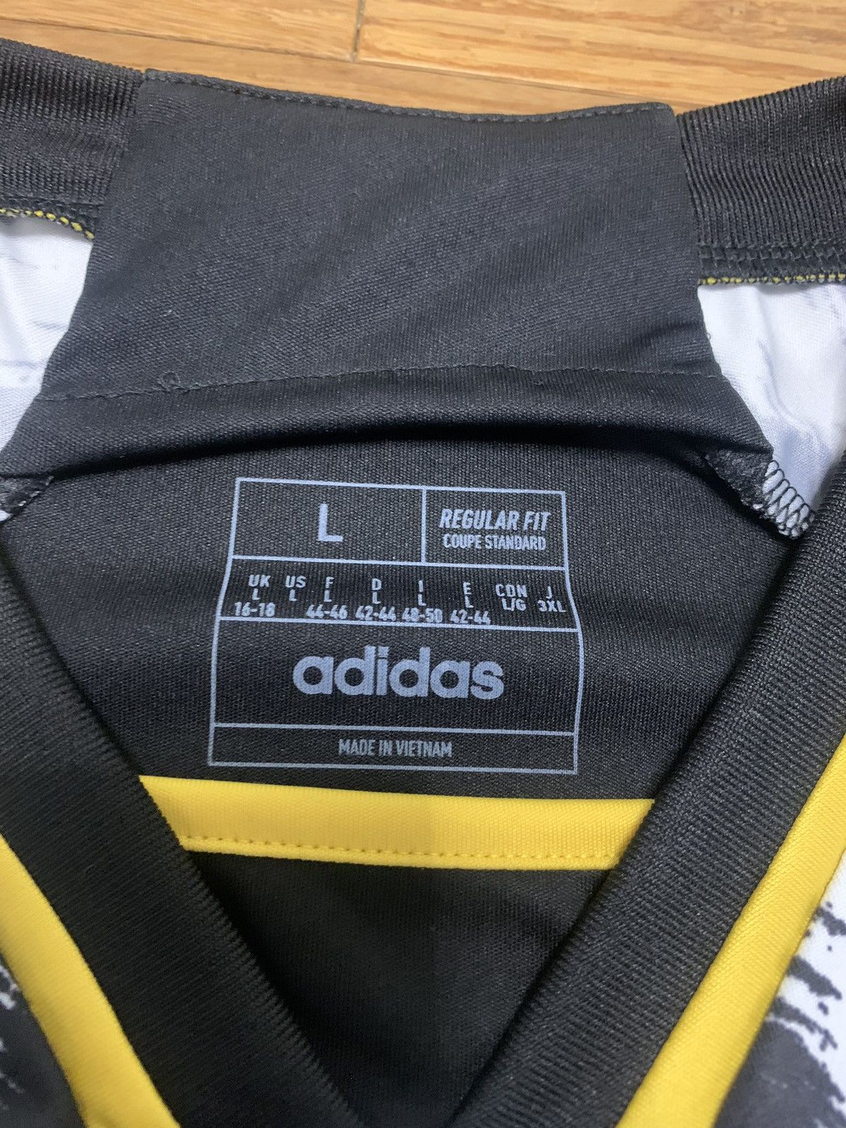 Adidas Juventus Adidas Jeep Jersey Size US S / EU 44-46 / 1 - 2 Thumbnail