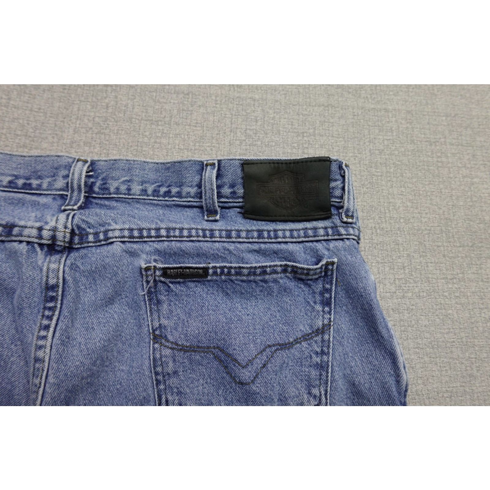 Harley Davidson VINTAGE Harley-Davidson Jeans Mens 40x32 Blue Light Wash Denim Biker Traditional Jeans Mens 40 32 Blue Light Wash Denim Biker Traditional Size US 40 / EU 56 - 2 Thumbnail