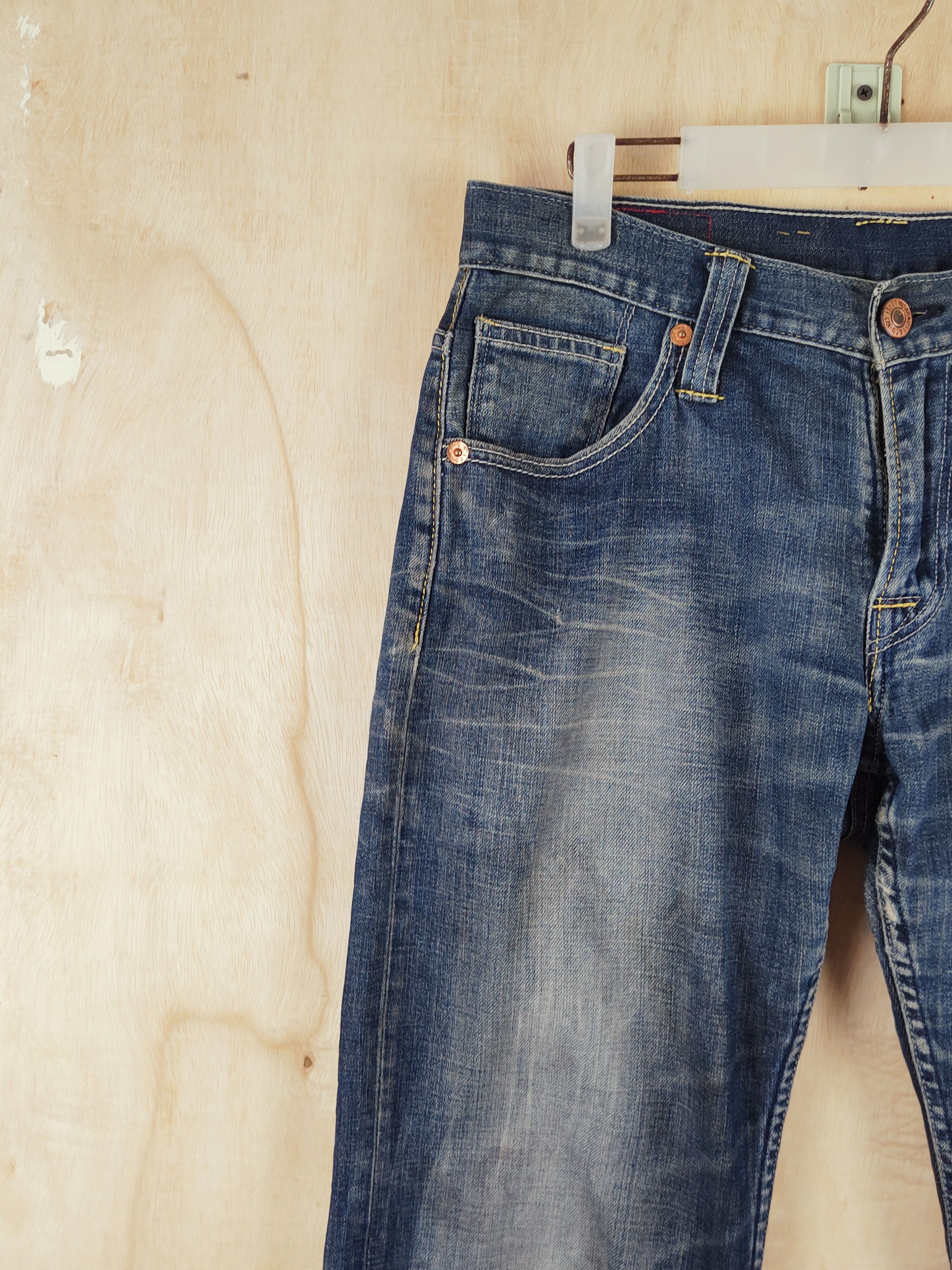 Japanese Brand Levi's Dark Blue Distressed Ripped Jeans #S2663 Size US 32 / EU 48 - 3 Thumbnail