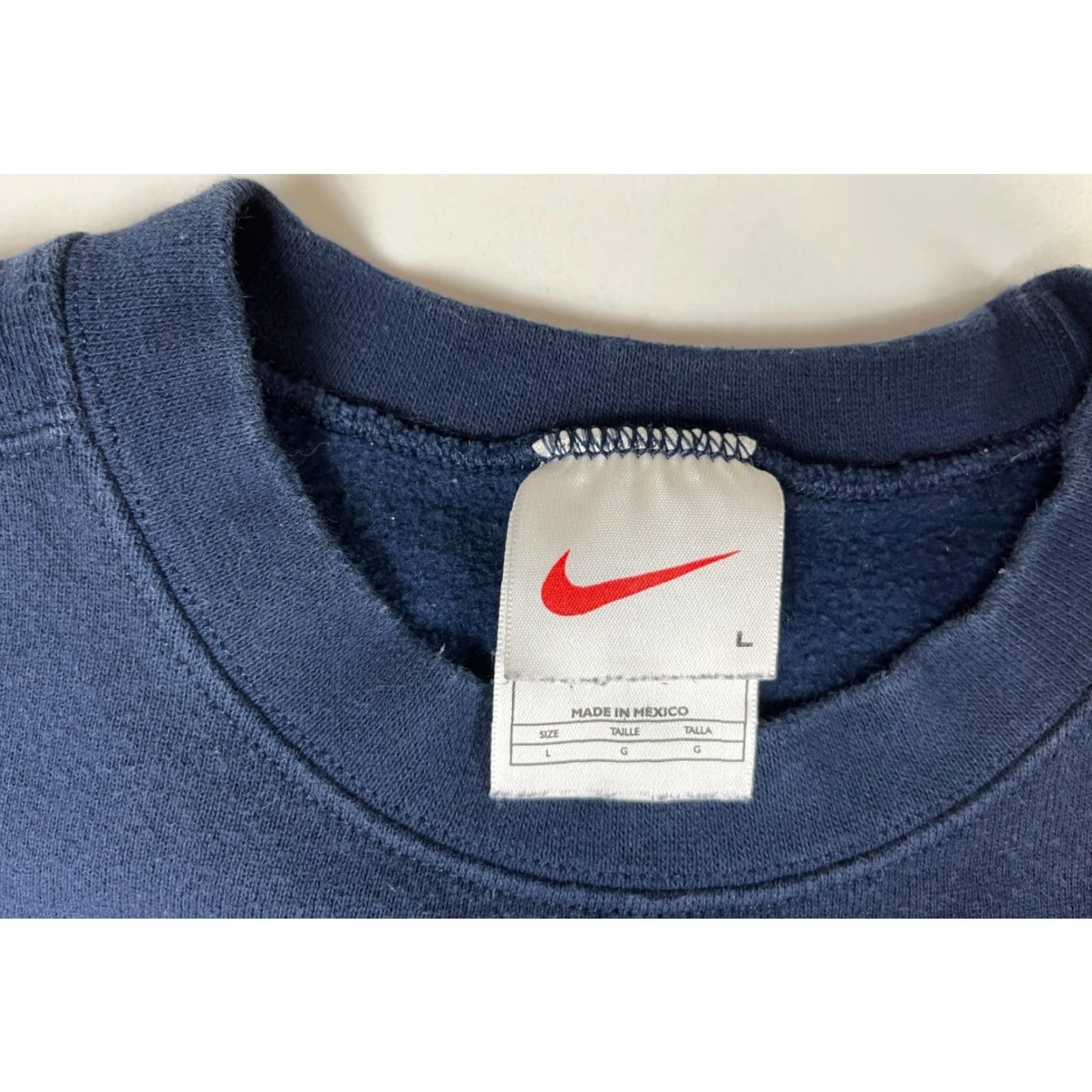 Nike Nike Men's Vintage 90s Crewneck Sweatshirt Size L Navy White Logo Embroidered Sweatshirt Pullover Crew Neck Cotton Blend Fleece All Seasons Regular Size US L / EU 52-54 / 3 - 4 Thumbnail