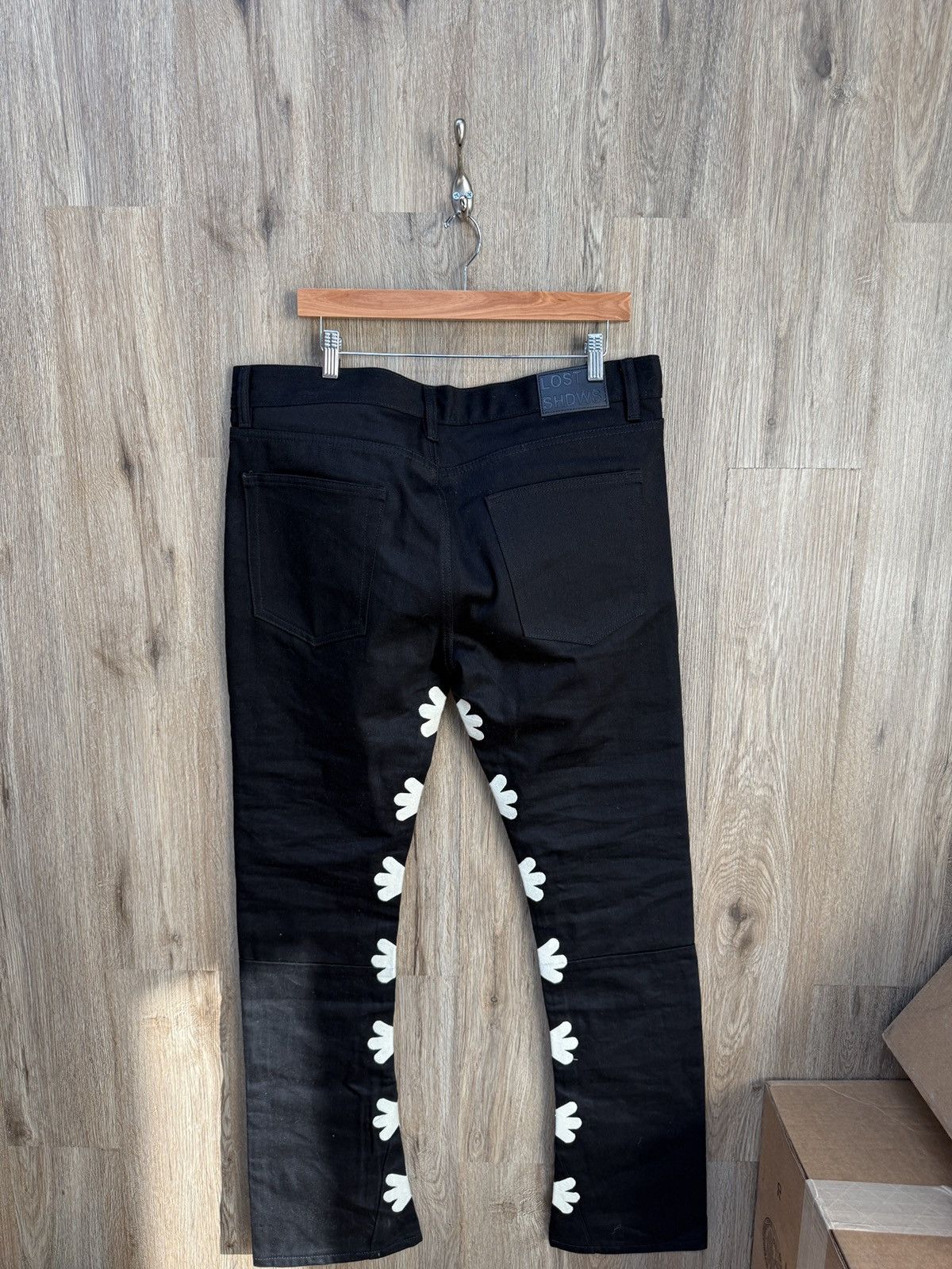 LOSTSHDWS LOST SHDWS White Flower Jeans Size US 36 / EU 52 - 6 Thumbnail