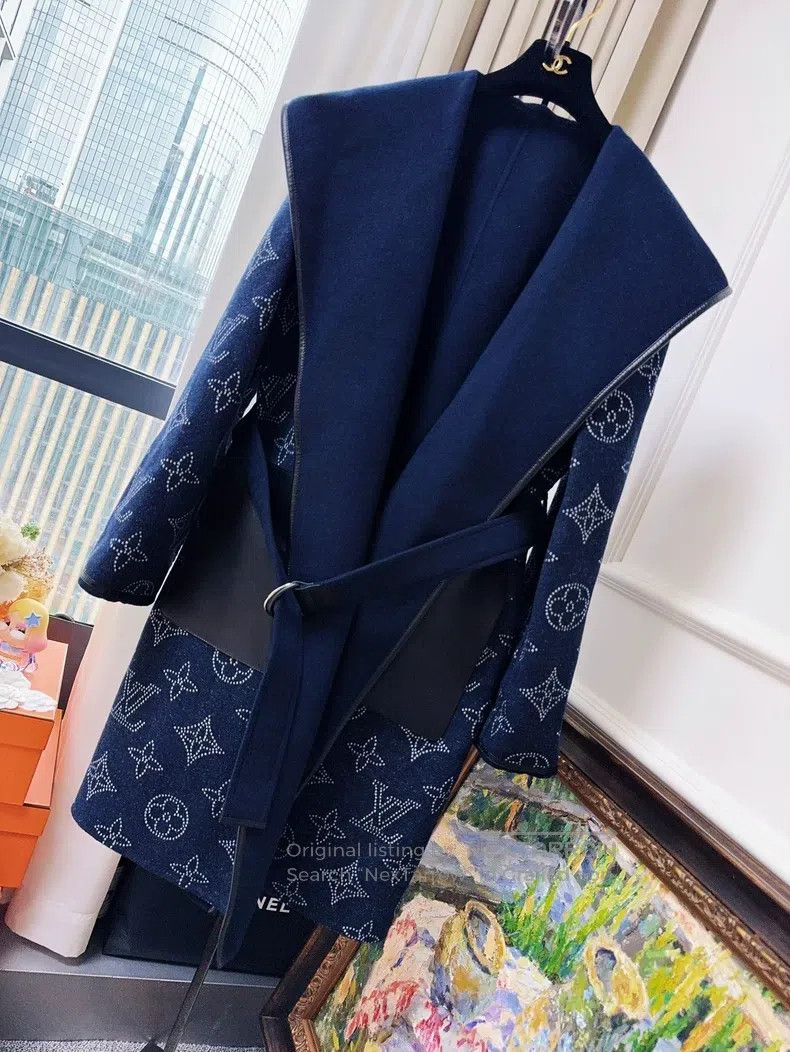 Louis Vuitton Louis Vuitton Blue presbyopic full logo presbyopic double- Size S / US 4 / IT 40 - 1 Thumbnail
