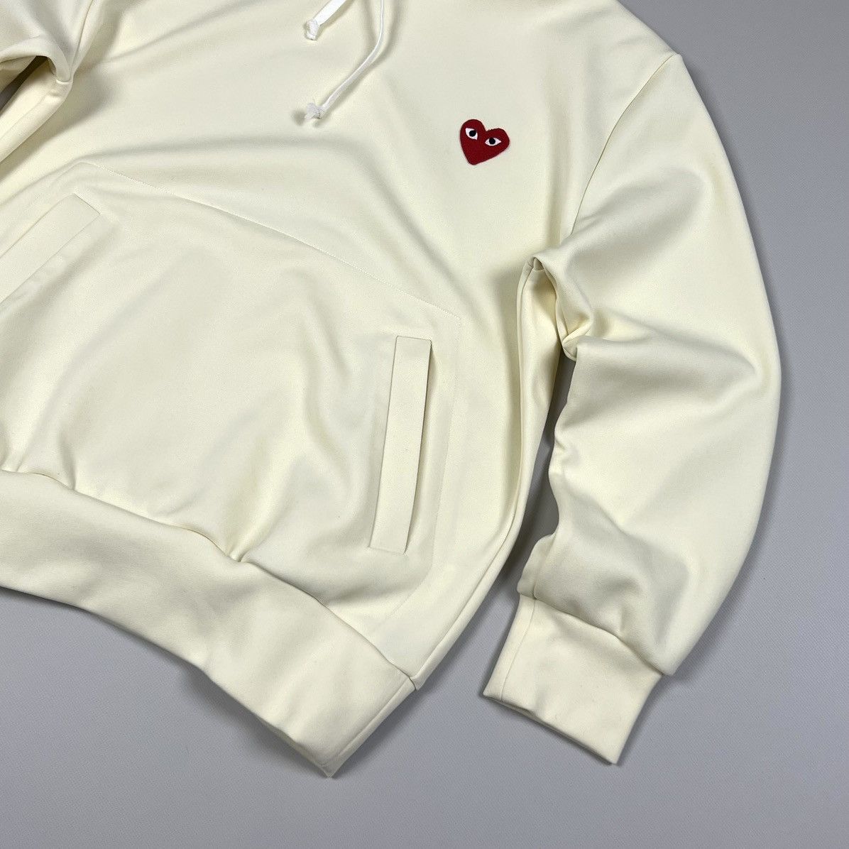 Comme des Garcons × Japanese Brand Auth Men’s PLAY Comme des Garçons Logo Beige Hoodie Size S/M Size US M / EU 48-50 / 2 - 6 Thumbnail