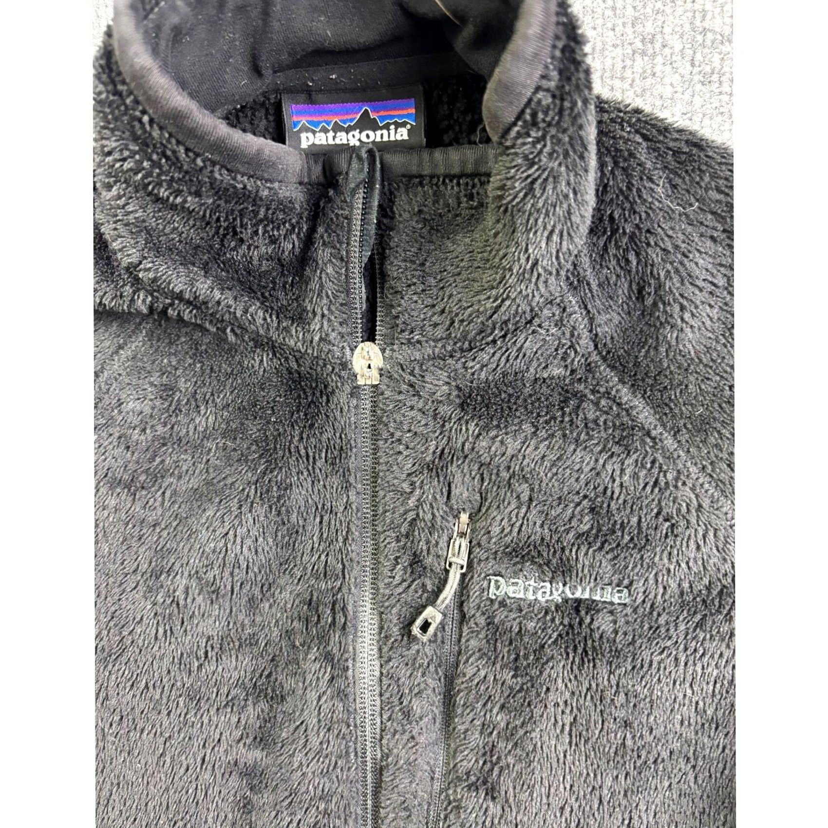 Patagonia Patagonia Jacket Womens M Black R2 Regulator Fleece Full Zip Mid-Length Zipper Pockets Thermal All Seasons Size M / US 6-8 / IT 42-44 - 2 Thumbnail