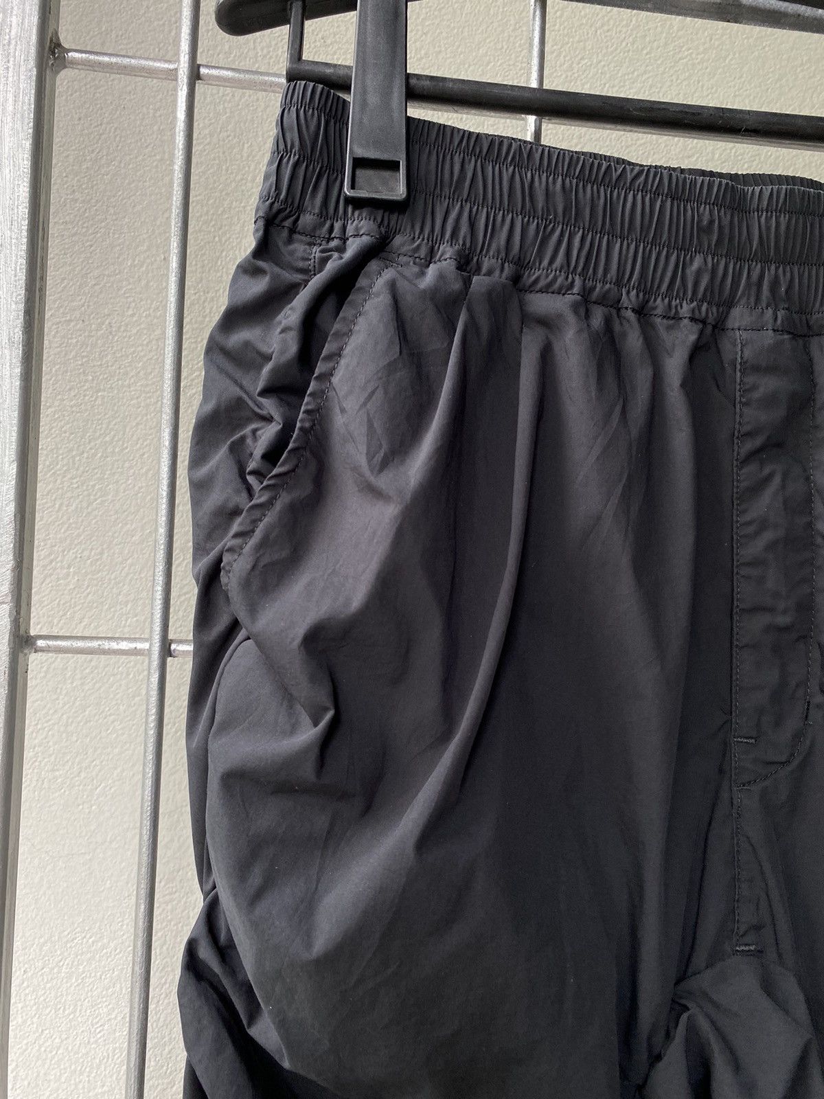 White Mountaineering White Mountaineering Smock Drop Pants Size US 28 / EU 44 - 2 Thumbnail