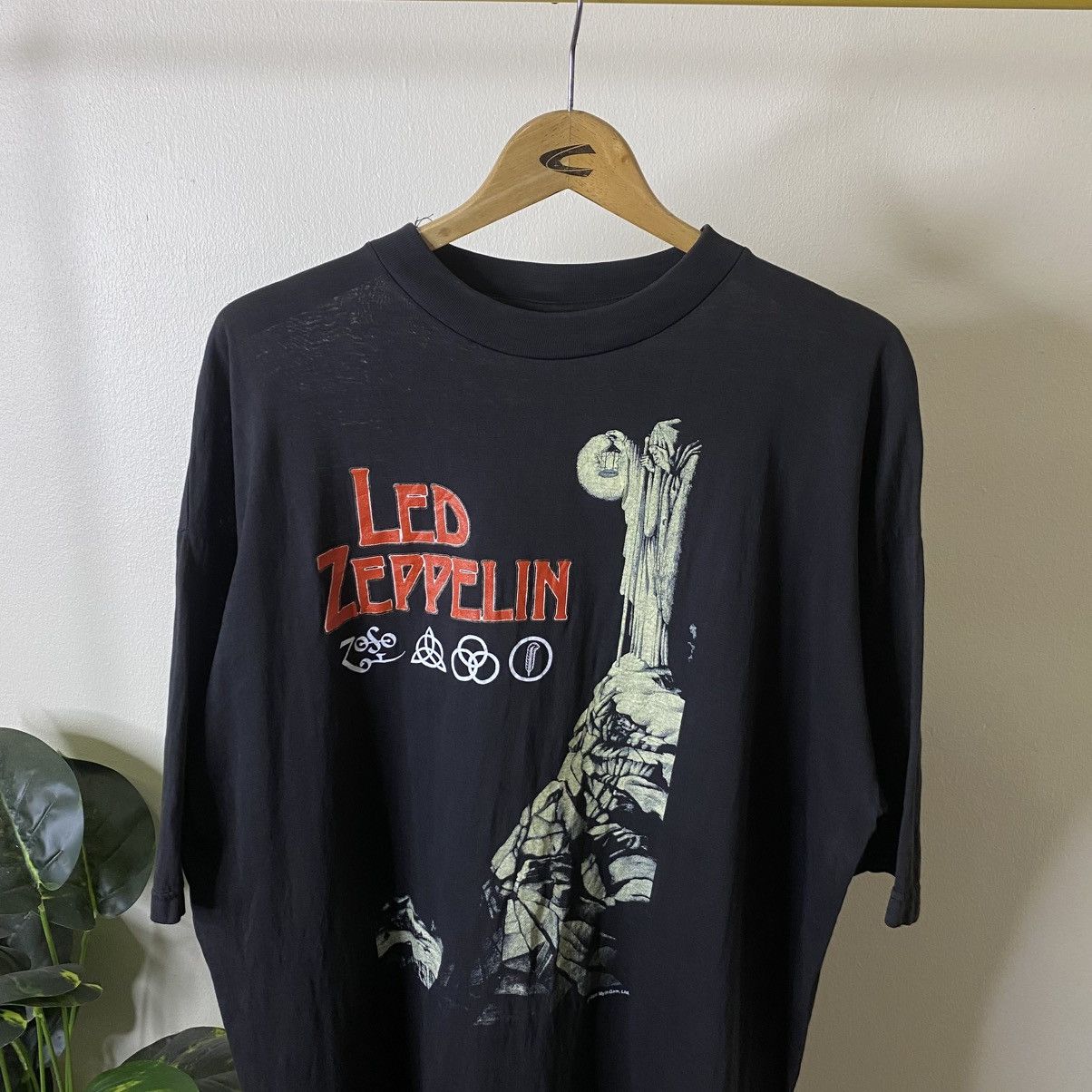 Led Zeppelin 1986 Myth Gem Led Zeppelin Hermit Rare Band T Shirt Size US XXL / EU 58 / 5 - 2 Thumbnail