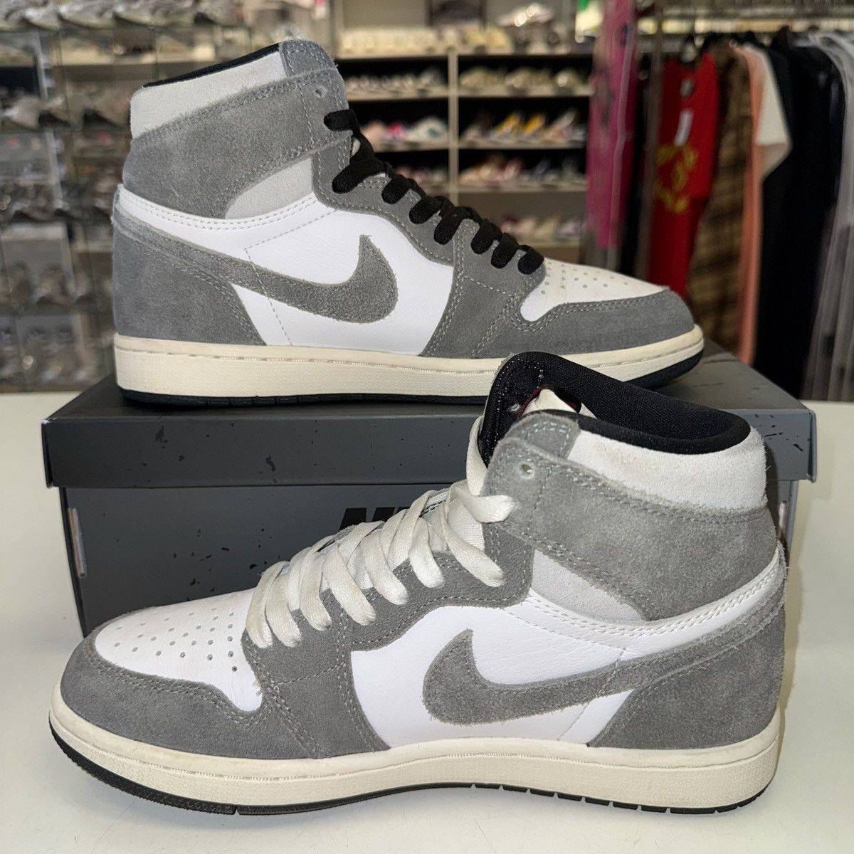 Jordan Brand Size 7 - Air Jordan 1 Retro OG High Washed Black Size US 7 / EU 40 - 2 Thumbnail