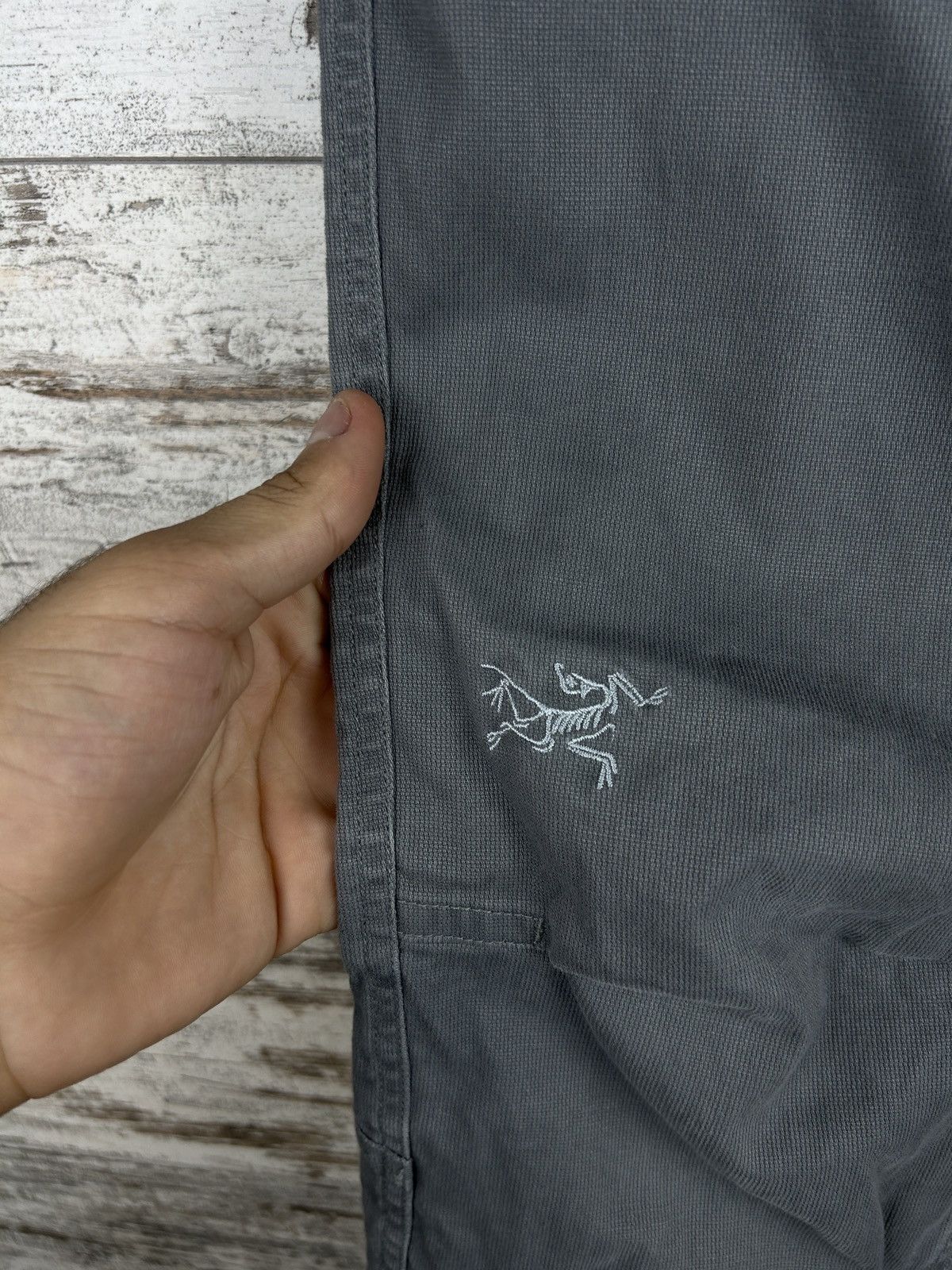 Arc'teryx Women’s Arcteryx Outdoor velvet pants corduroy cargo Size 28" / US 6 / IT 42 - 7 Thumbnail