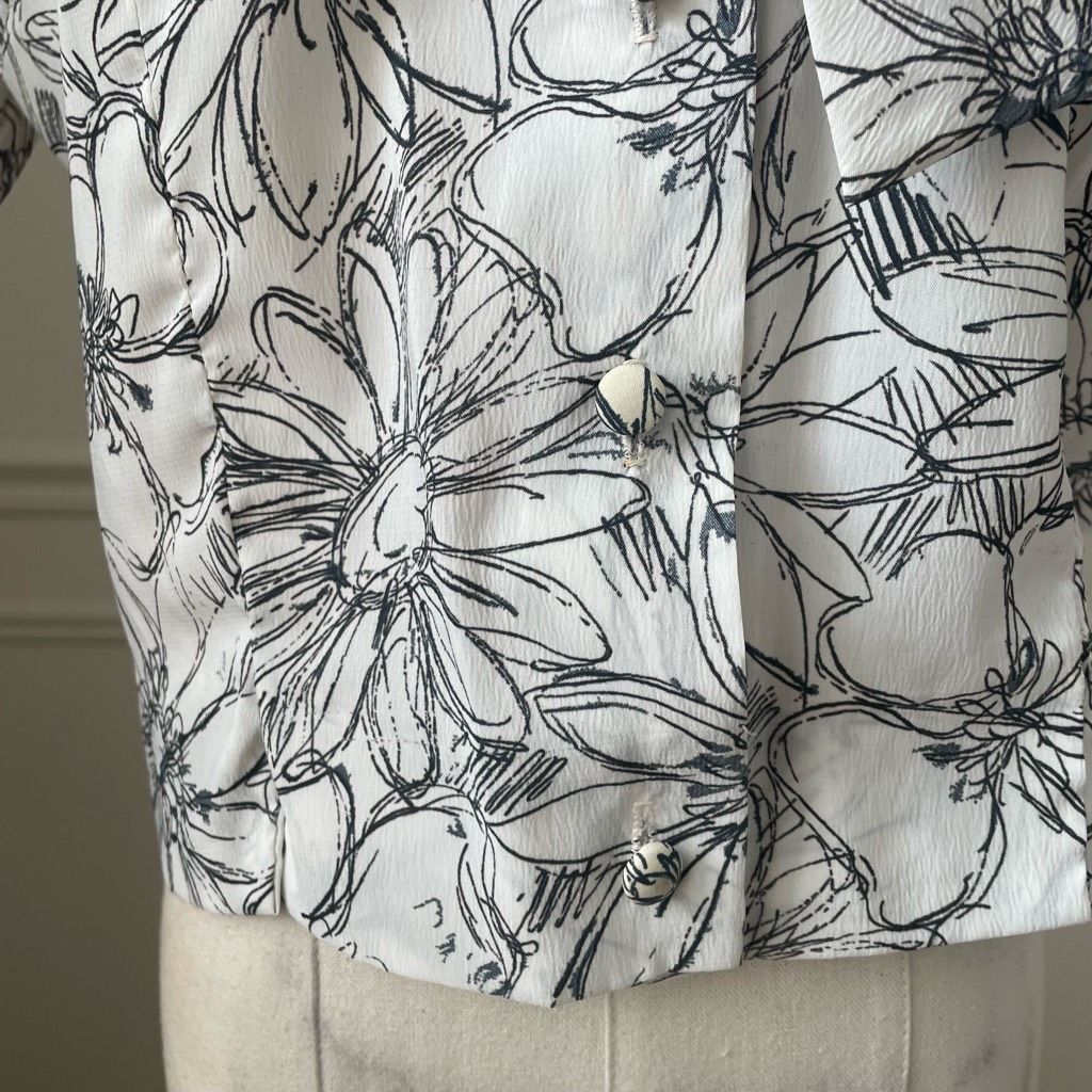 Vintage Vintage 70s Cropped Sketch Floral Black Grey Neck Tie Blouse Size S / US 4 / IT 40 - 7 Thumbnail