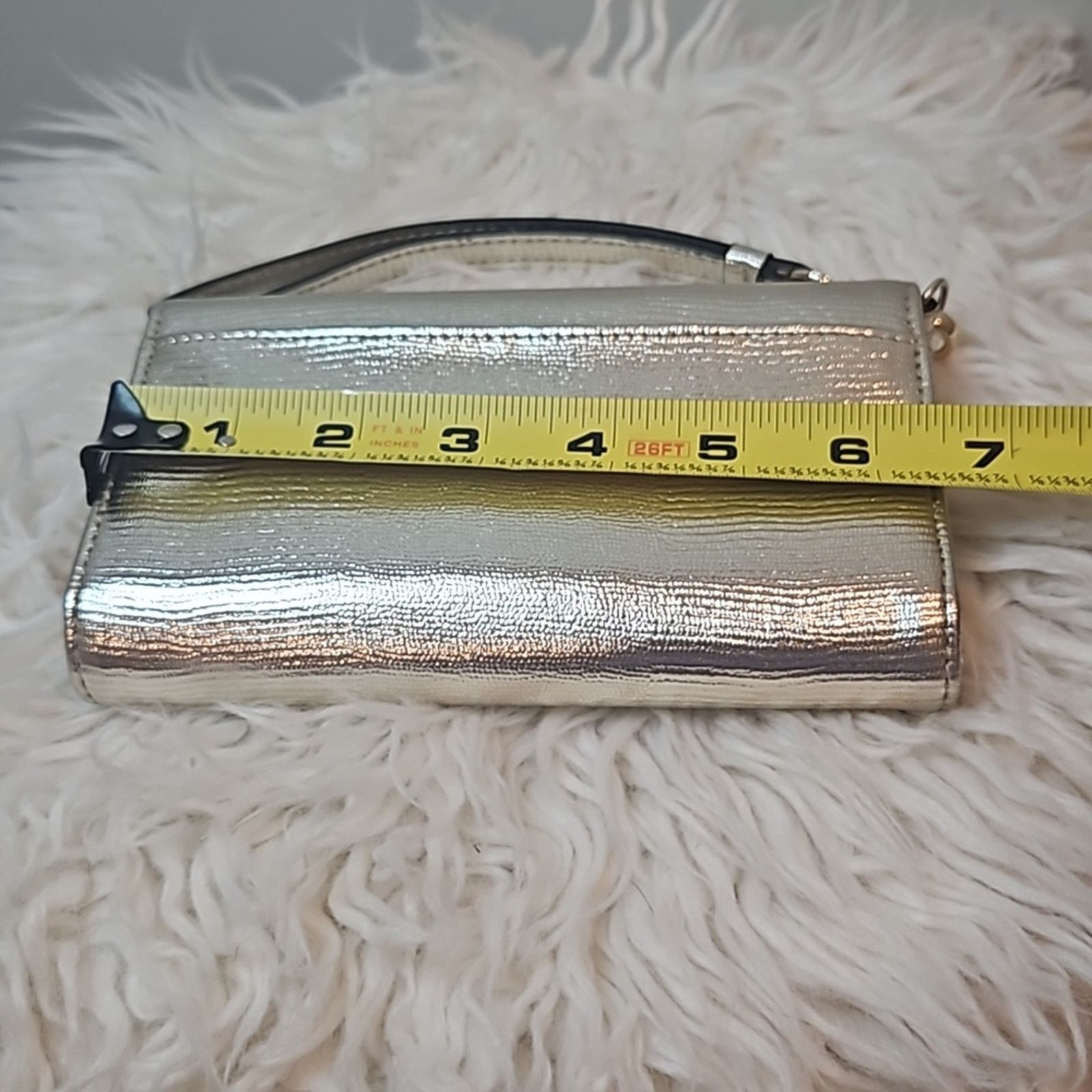 Victoria's Secret Victoria's Secret Gold Trifold Wristlet Size ONE SIZE - 3 Thumbnail