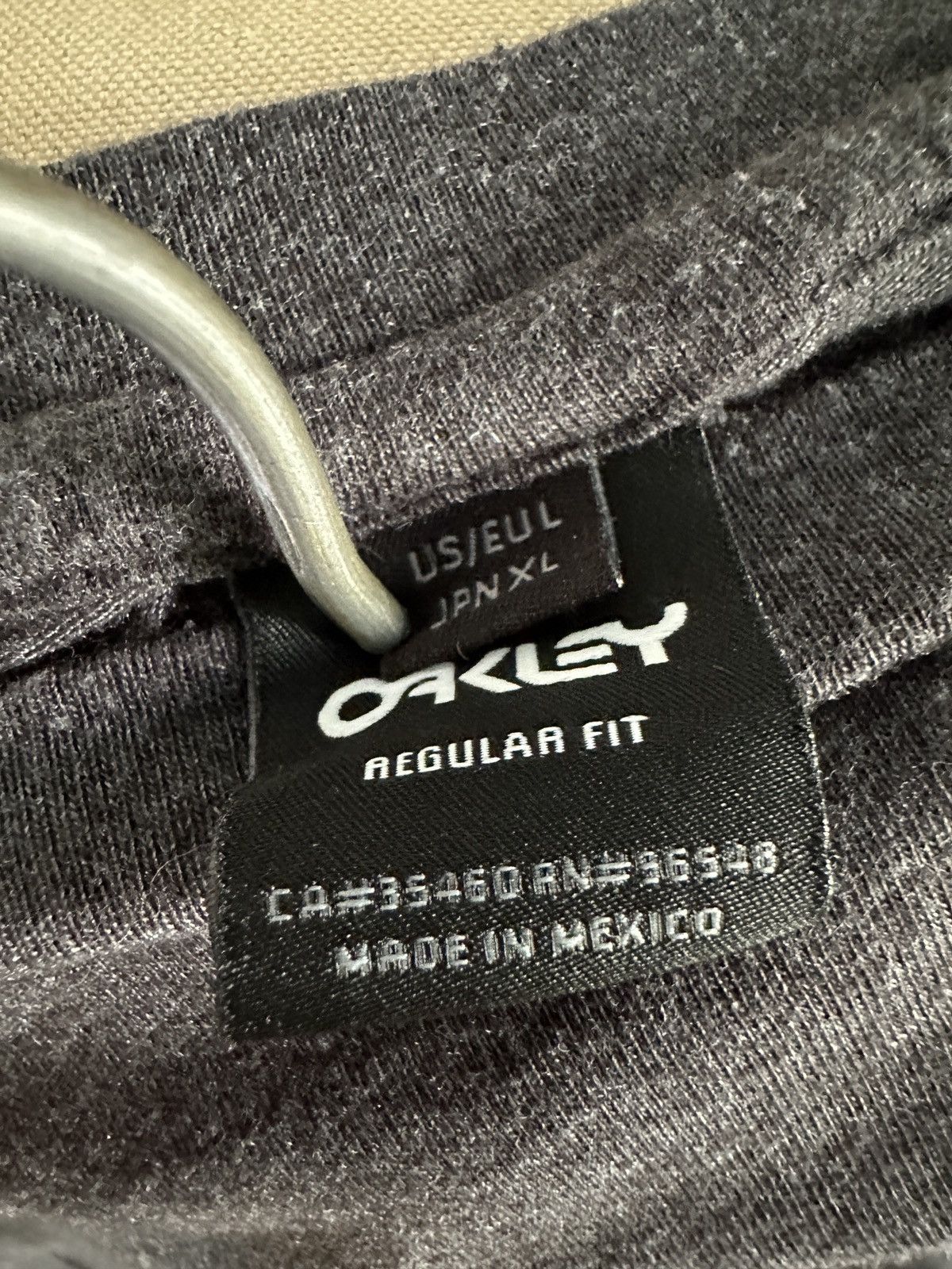 Japanese Brand Oakley Tonal Logo Graphic Tee Size US L / EU 52-54 / 3 - 5 Thumbnail