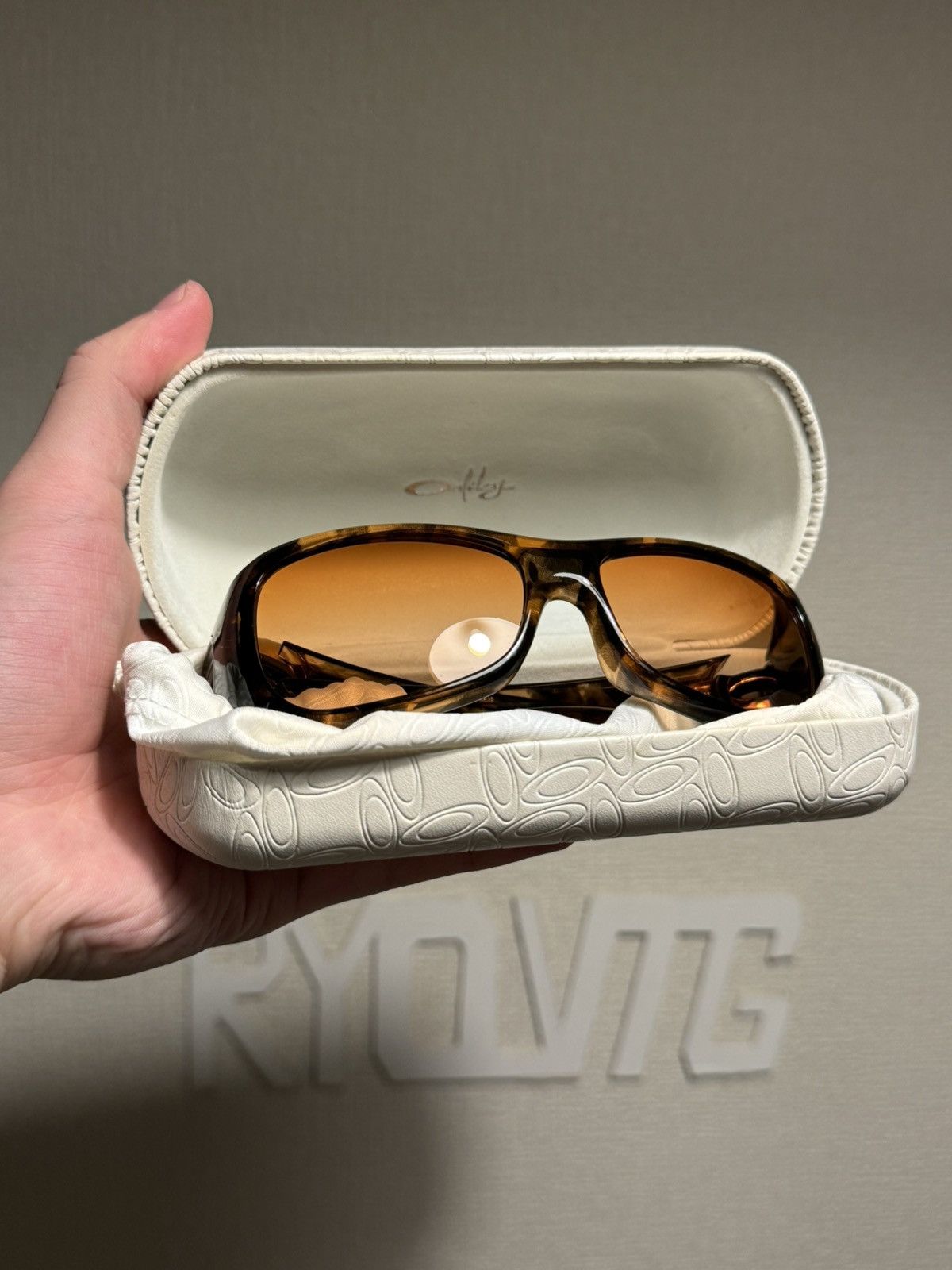 Oakley OAKLEY Flaunt Topaz Tortoise SUNGLASSES Size ONE SIZE - 8 Thumbnail