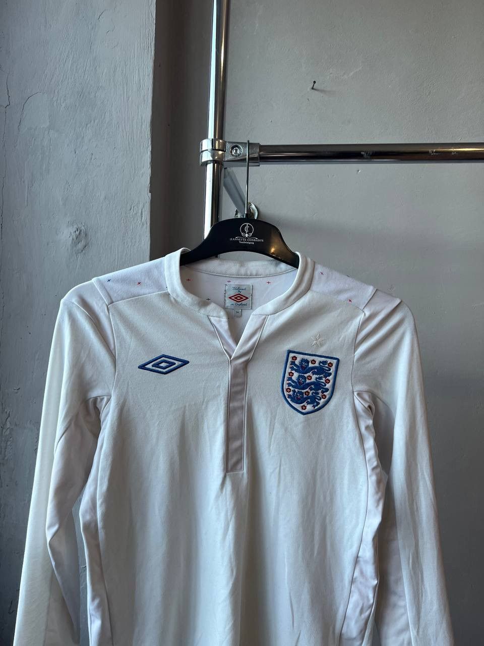 Umbro 2010/11 ENGLAND TEAM HOME SOCCER JERSEY FOOTBALL SHIRT SZ S Size US S / EU 44-46 / 1 - 3 Thumbnail