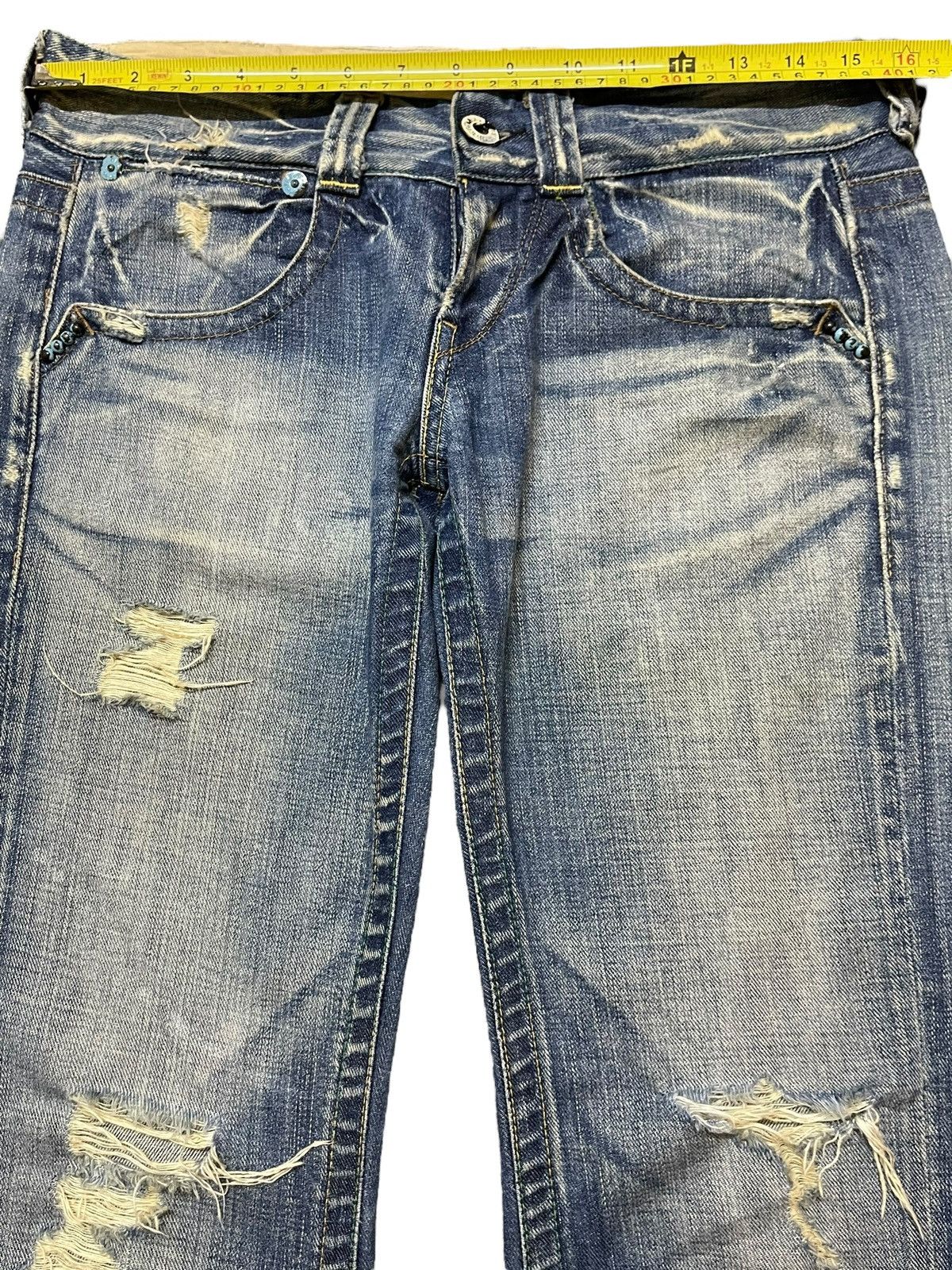 Japanese Brand Vintage Japanese Brand Faded Wash Distressed Loose Jeans Size US 30 / EU 46 - 12 Thumbnail
