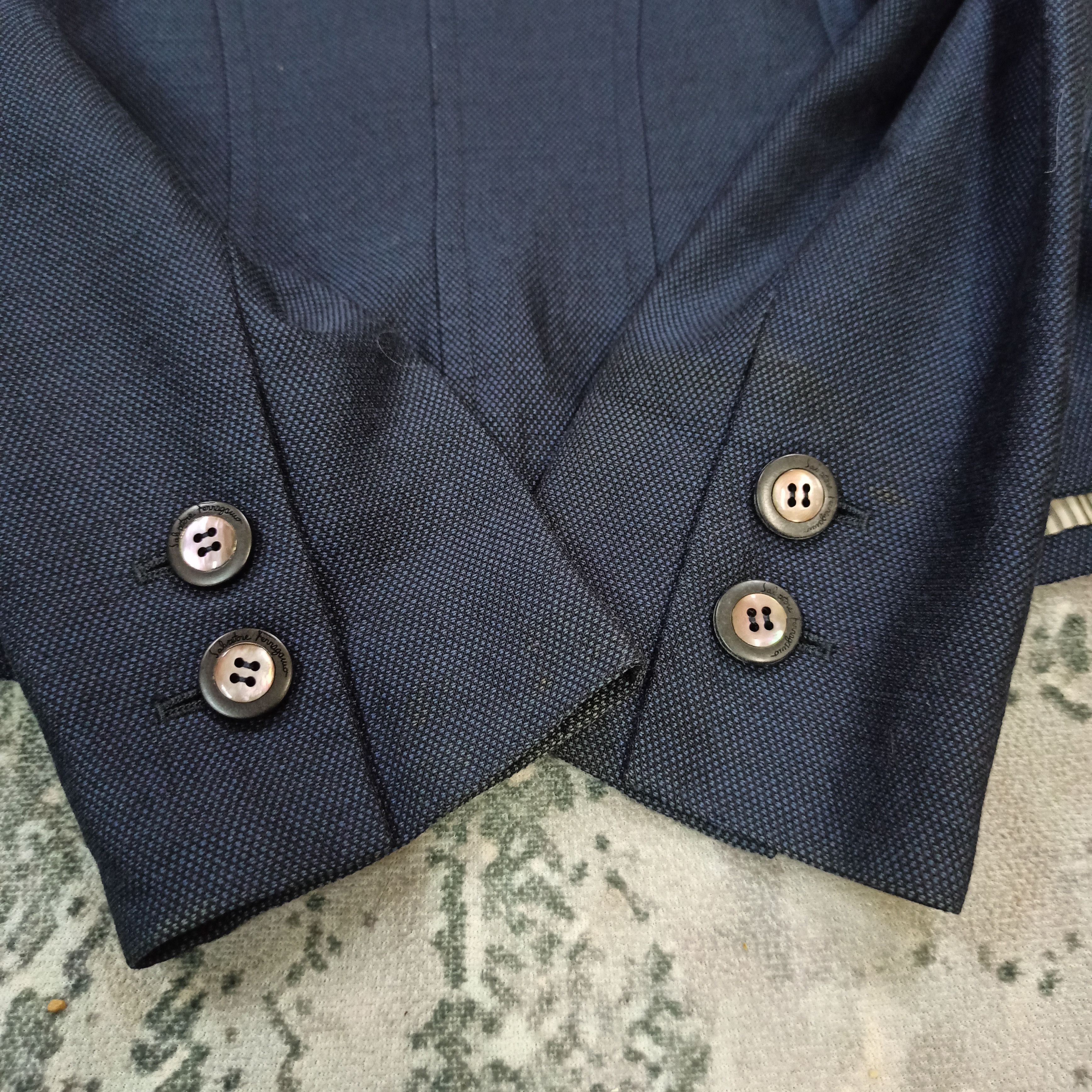 Salvatore Ferragamo Vintage Salvatore Ferragamo Blazer Women Size S / US 4 / IT 40 - 4 Thumbnail