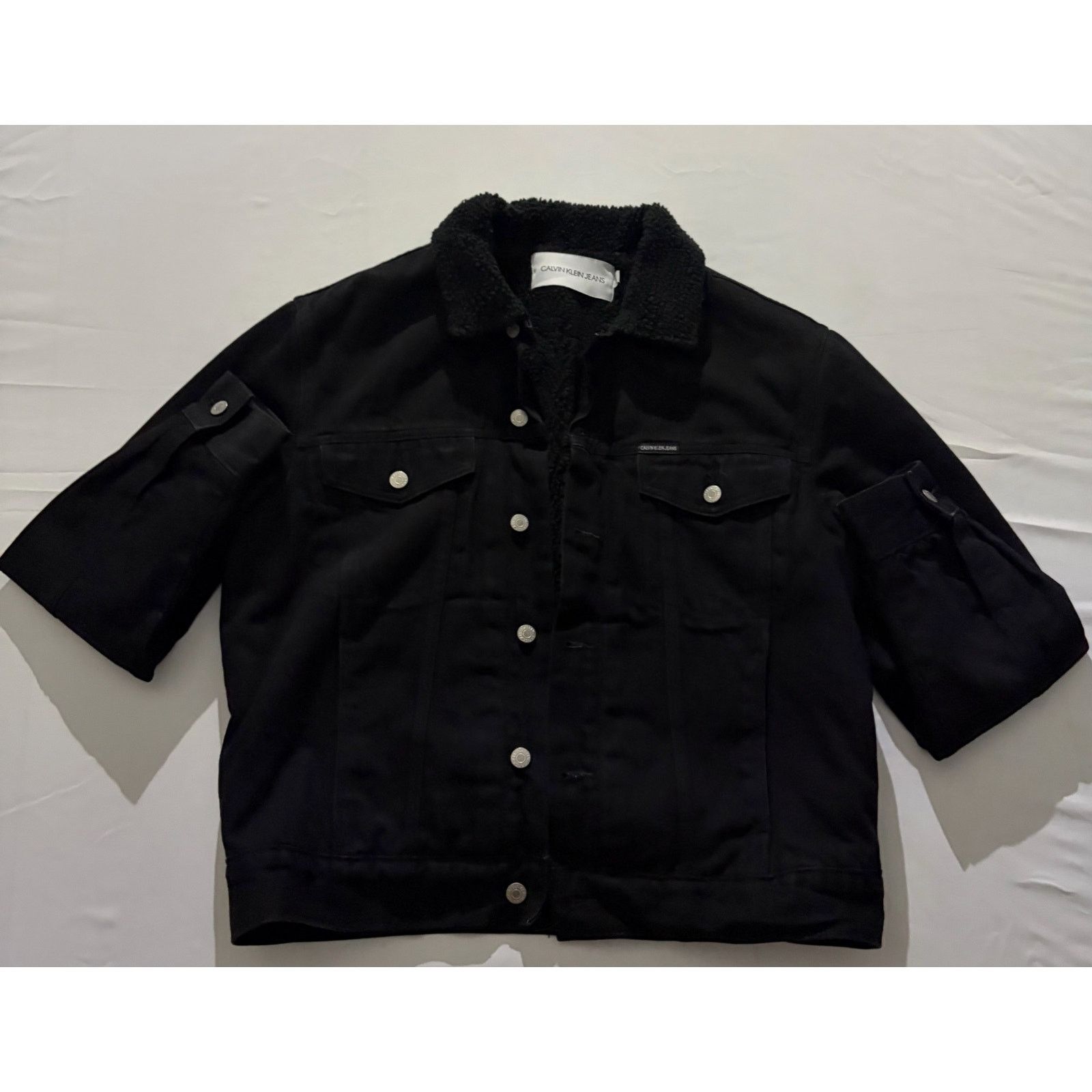 Calvin Klein Calvin Klein Jeans sherpa-lined black denim trucker size L Size US L / EU 52-54 / 3 - 1 Thumbnail