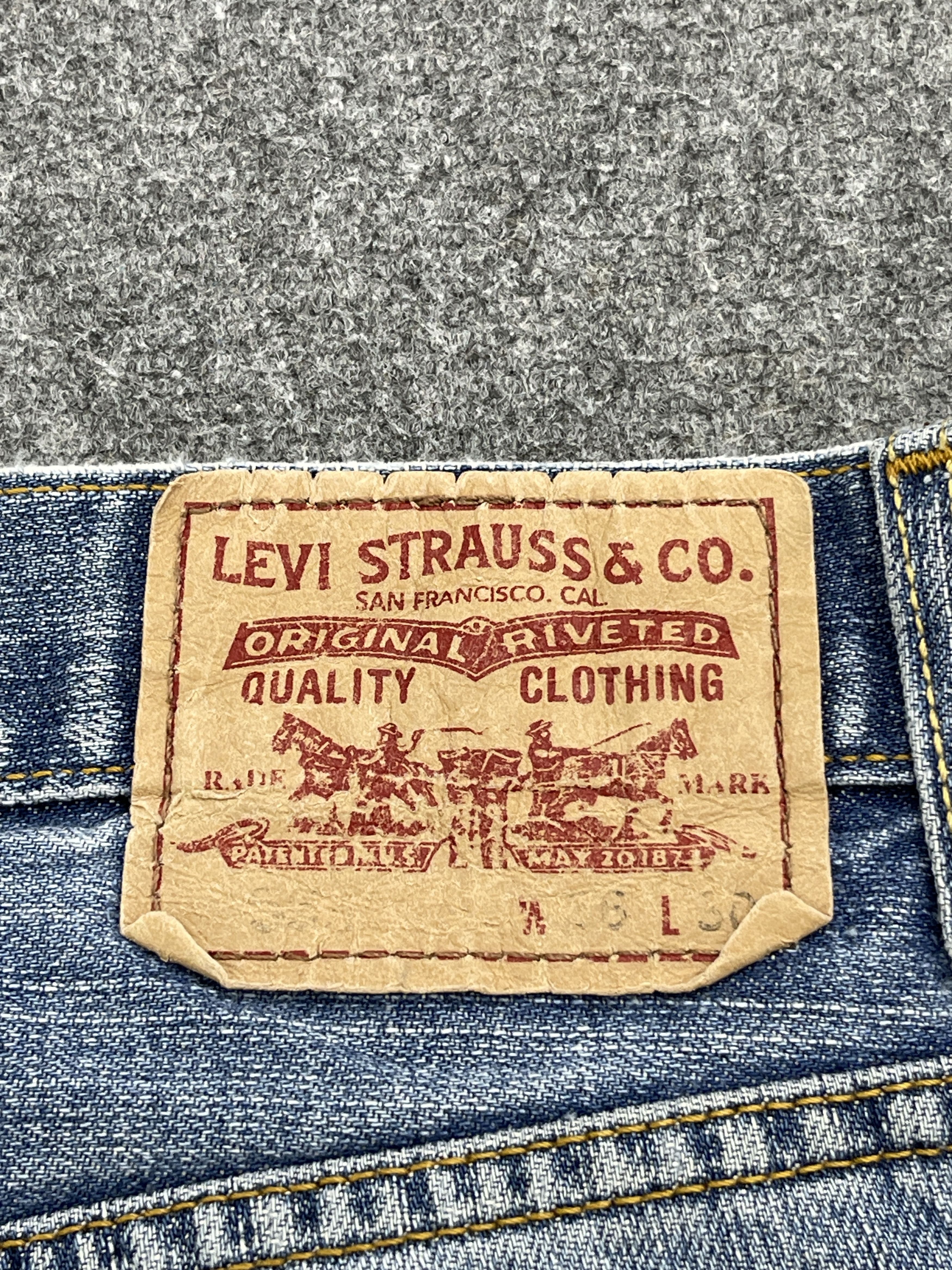 Levi's Vintage Levis 559 Faded Blue Jeans DP2515 Size US 33 - 5 Thumbnail