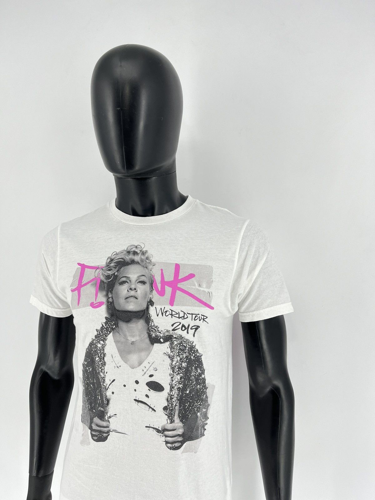 Band Tees × Pink Vintage Y2K Pink Fun House Tour American Singer Artist Tee Size US M / EU 48-50 / 2 - 4 Thumbnail