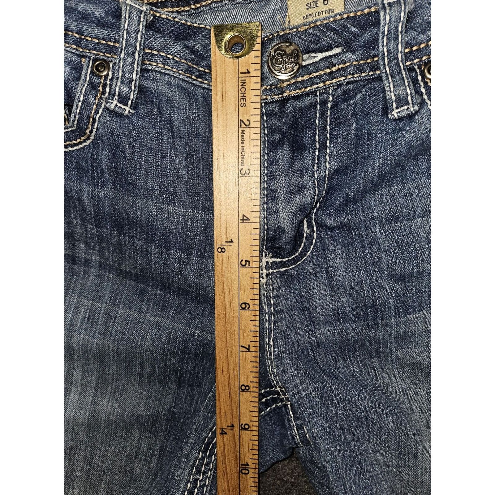Vintage Earl Jean Bermuda Shorts Womens 6 Blue Cuffed Denim Embroidered Pockets Stretch Size 28" / US 6 / IT 42 - 4 Thumbnail