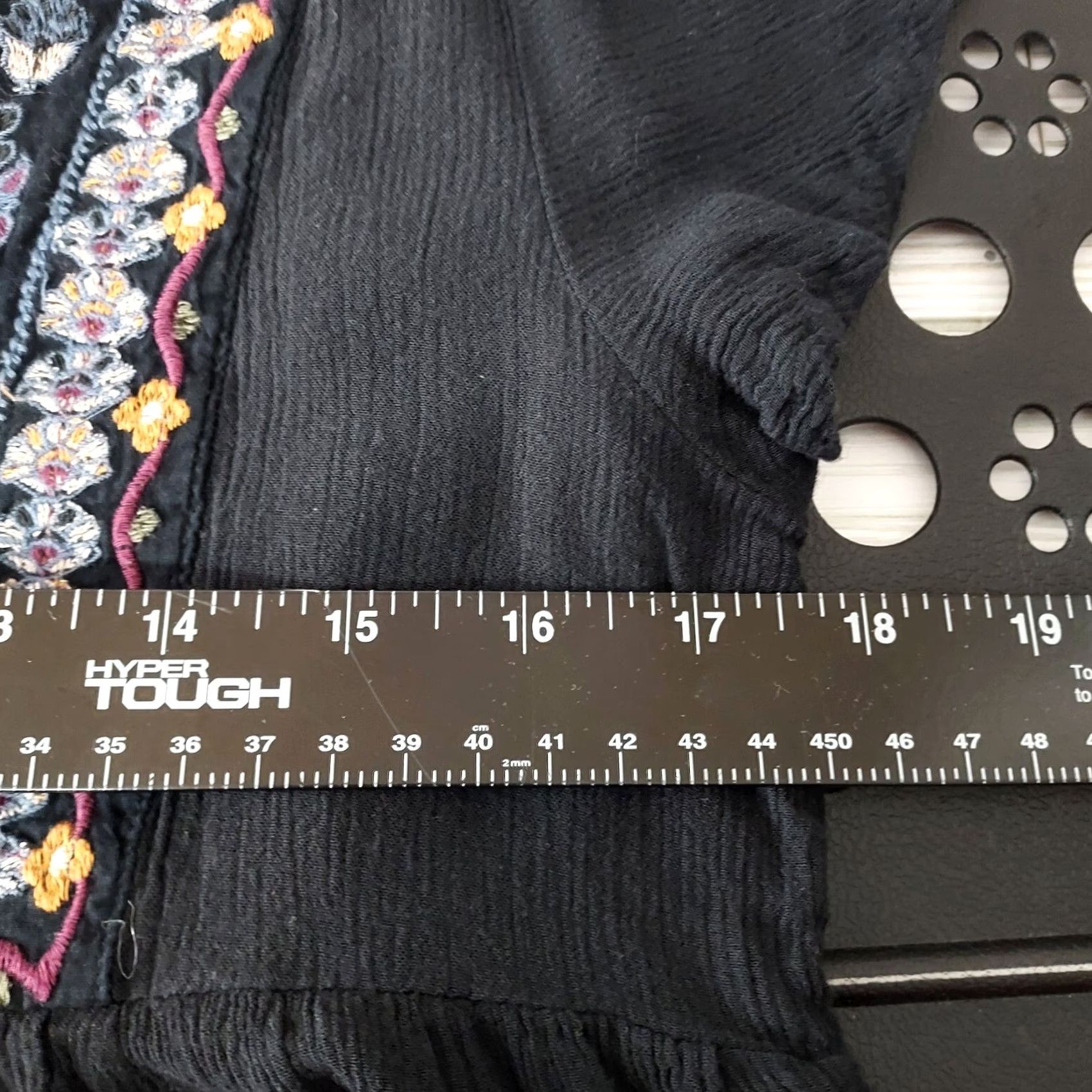 American Eagle Outfitters American Eagle Outfitters Blouse Womens Size S Floral Embroidered Short Sleeve Boho Shirt Size S / US 4 / IT 40 - 7 Thumbnail