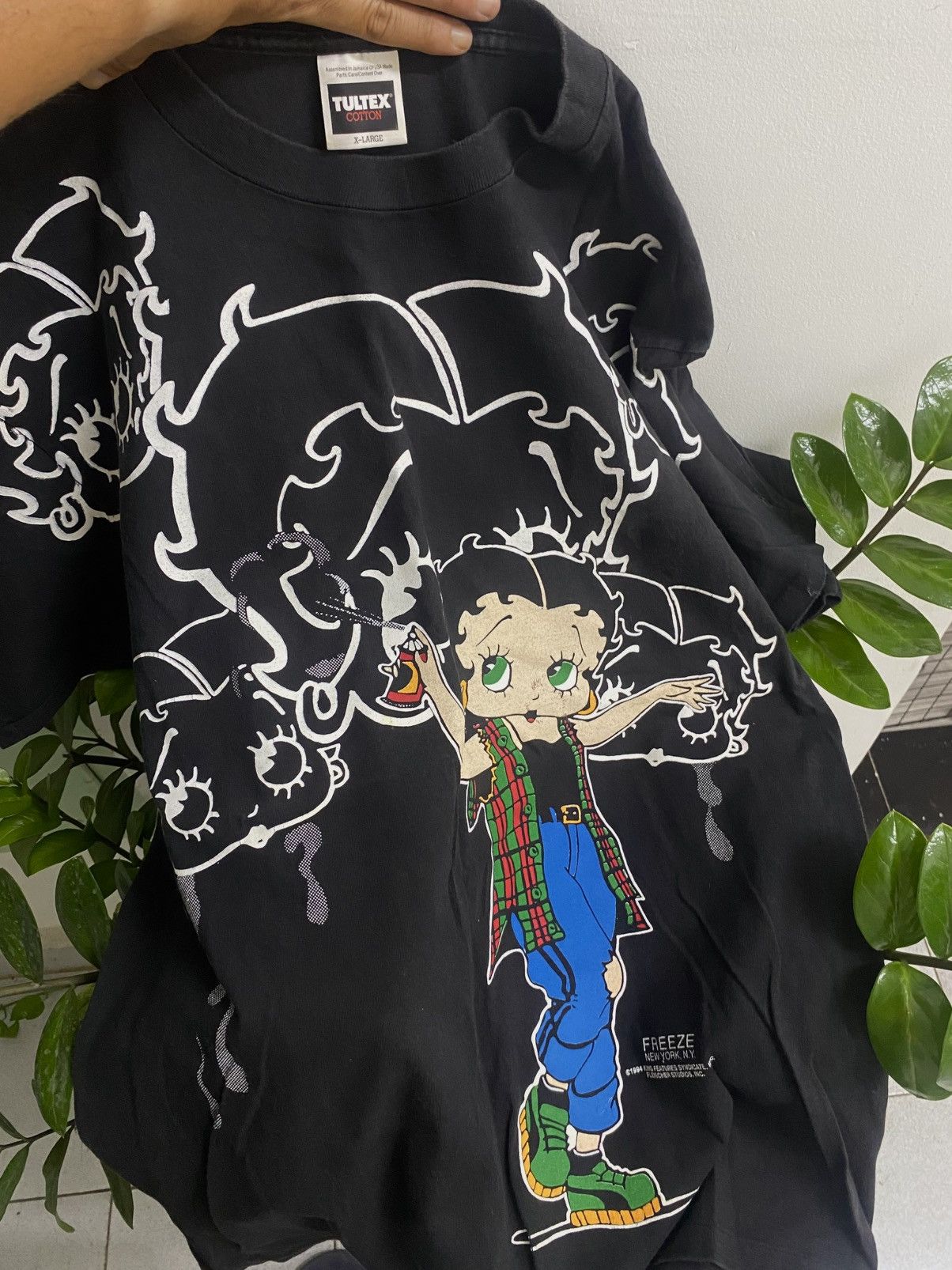 Tultex VINTAGE 1997 BETTY BOOP CIGAR SMOKING TEE IN BLACK | Grailed