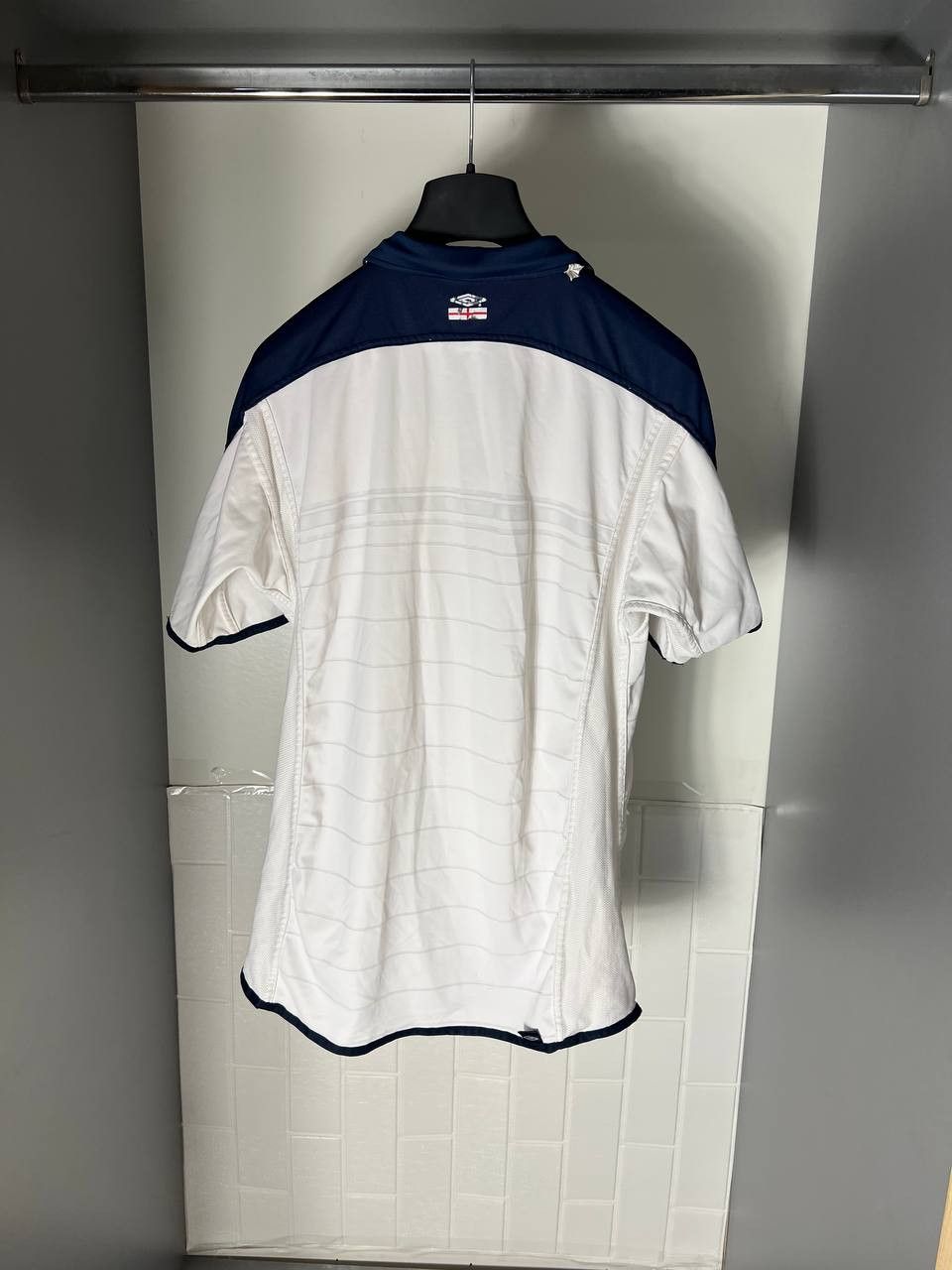 Umbro VINTAGE UMBRO ENGLAND RETRO SOCCER JERSEY MANCHESTER 90s Y2K Size US M / EU 48-50 / 2 - 9 Thumbnail