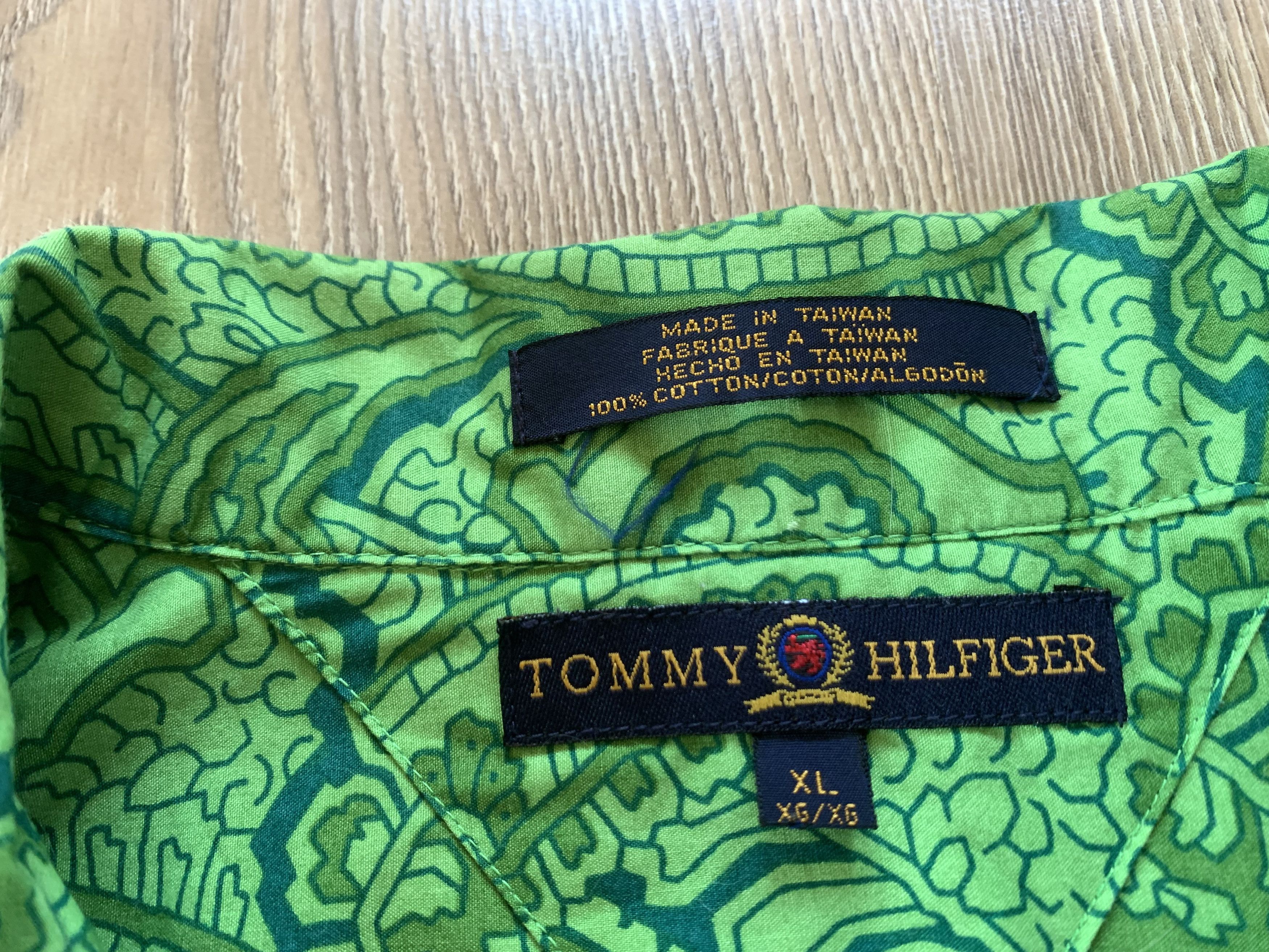 Tommy Hilfiger Tommy Hilfiger Vintage Short Sleeve Paisley Hawaiian Shirt Size US XL / EU 56 / 4 - 5 Thumbnail