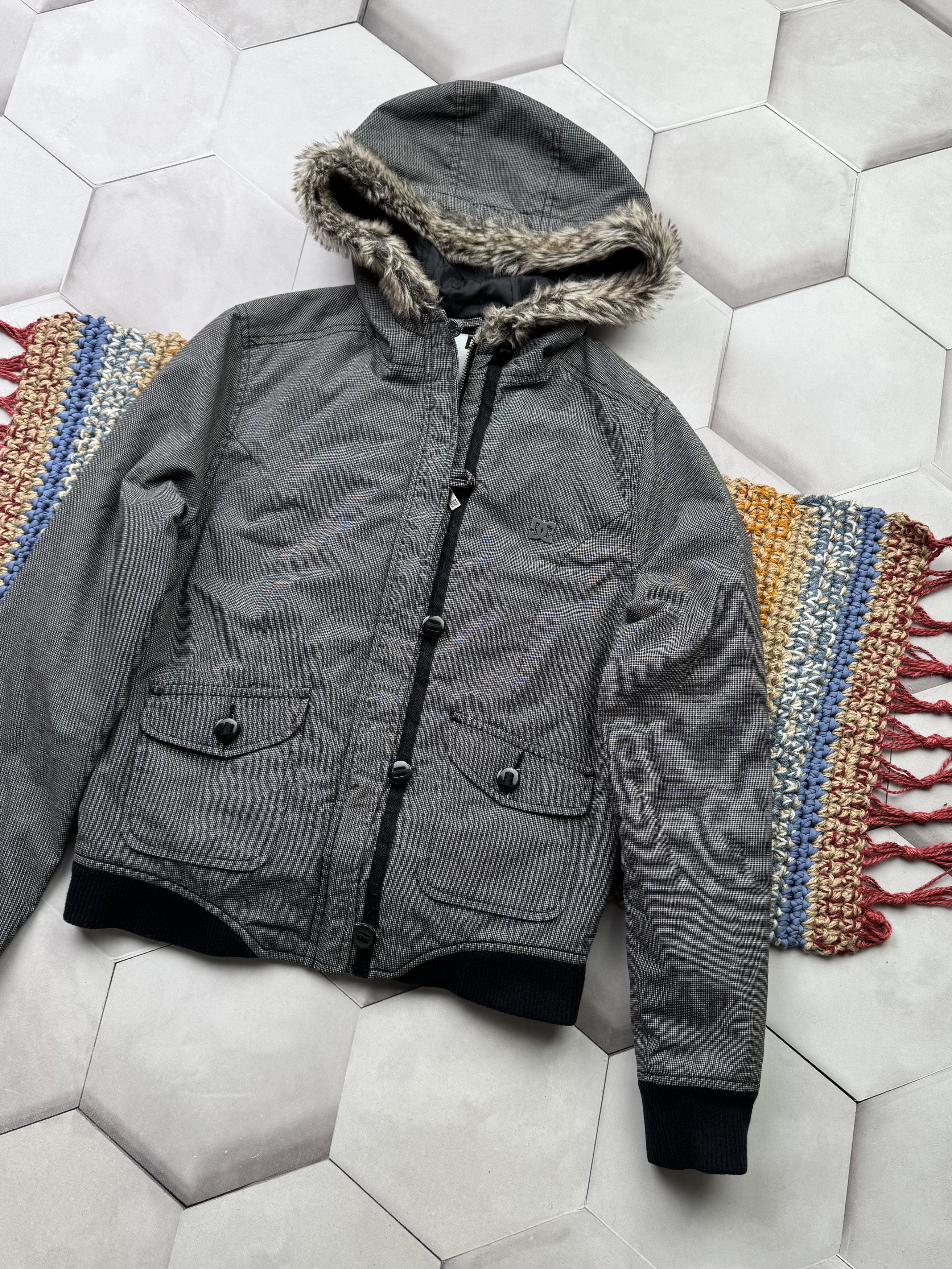 Japanese Brand Vintage Cropped Jacket With Faux Fur Hood (E4) Size M / US 6-8 / IT 42-44 - 3 Thumbnail