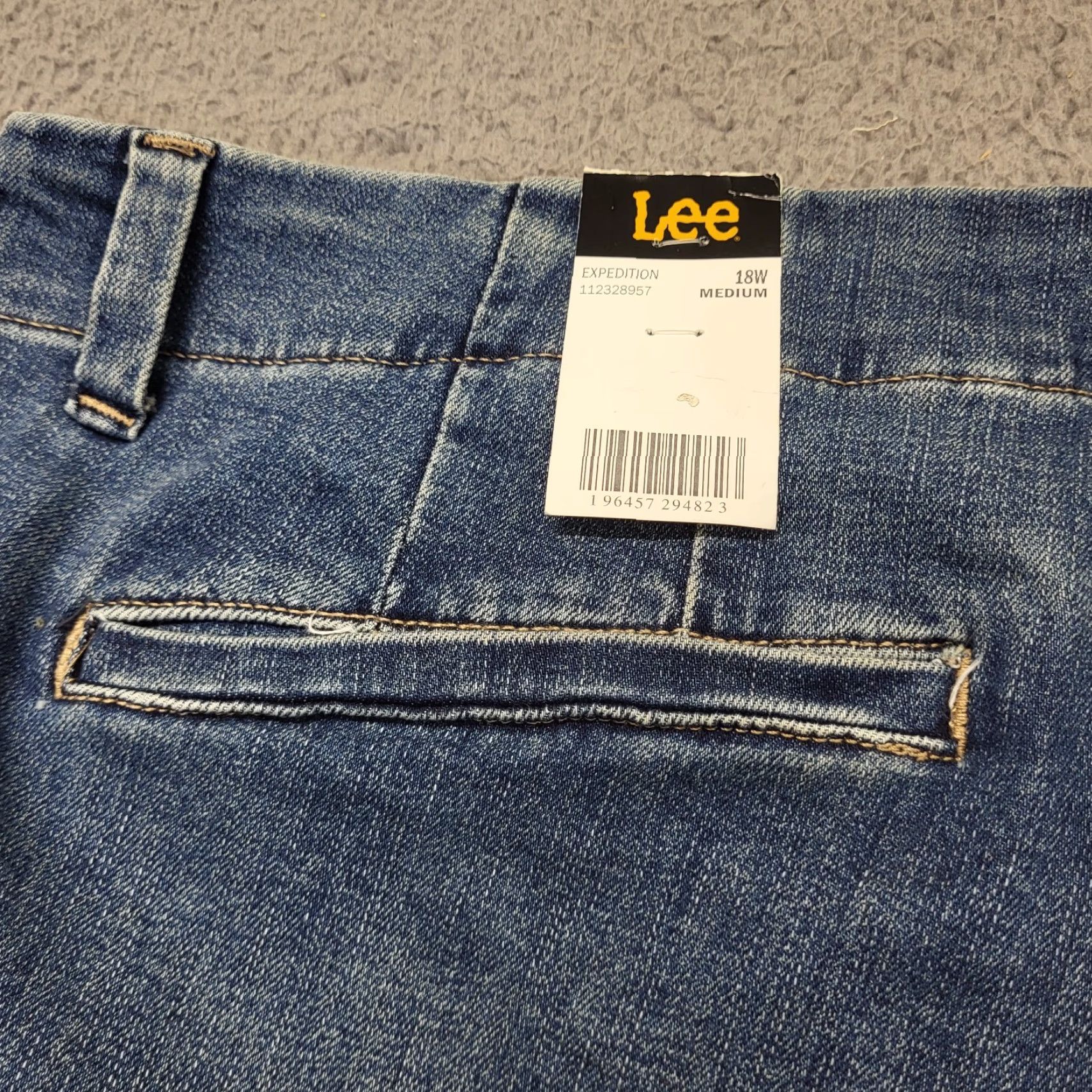 Lee Lee Bermuda Shorts Womens 18W Blue Denim NWT Legendary Style Medium Stretch Size 40" / US 18 - 5 Thumbnail