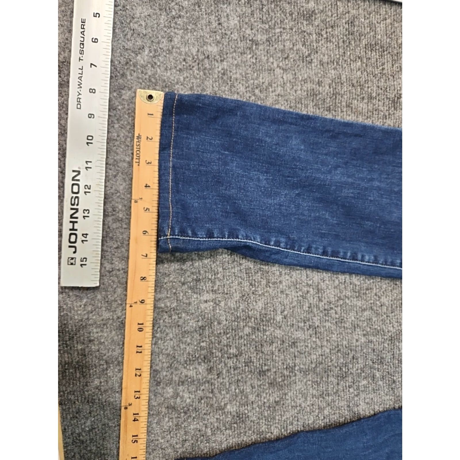 7 For All Mankind 7 for All Mankind Womens Kimmie Straight Jeans Size 31 Fade Wash Blue Regular fit 5-Pocket Denim Cotton Blend Cotton VINTAGE? Size 24" / US 00 / IT 34 - 7 Thumbnail