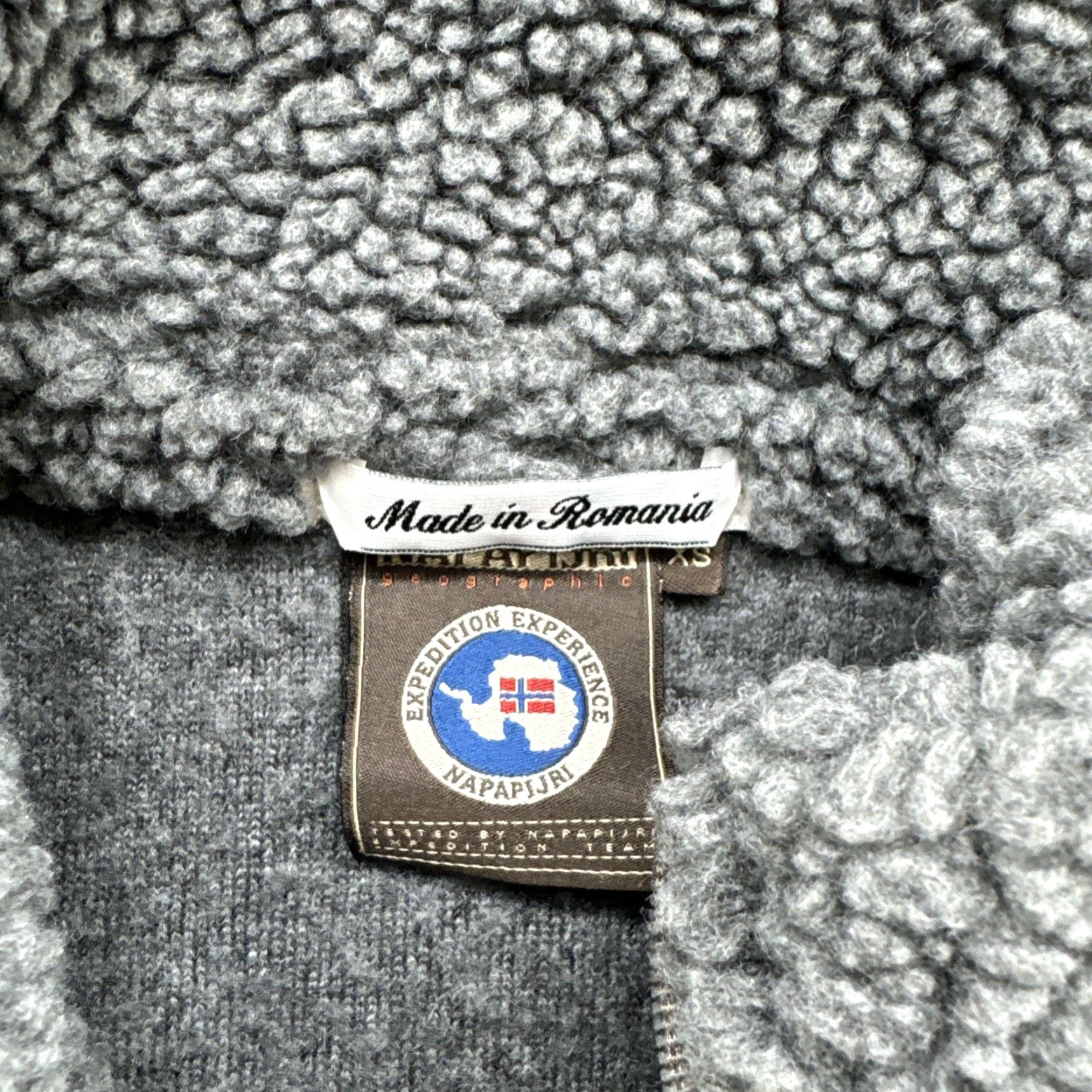 Napapijri VINTAGE Napapijri Geographic Fleece Sherpa 1/4 Zip Pullover Jacket Mens XS Gray Embroidered Logo 90s Style Jacket Mens XS Size US XS / EU 42 / 0 - 3 Thumbnail