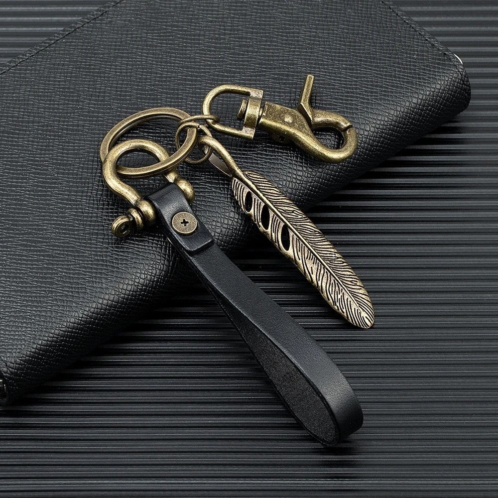 Other Feather Leather Shackle Keychain Buckle Keyring Holder Size ONE SIZE - 2 Thumbnail