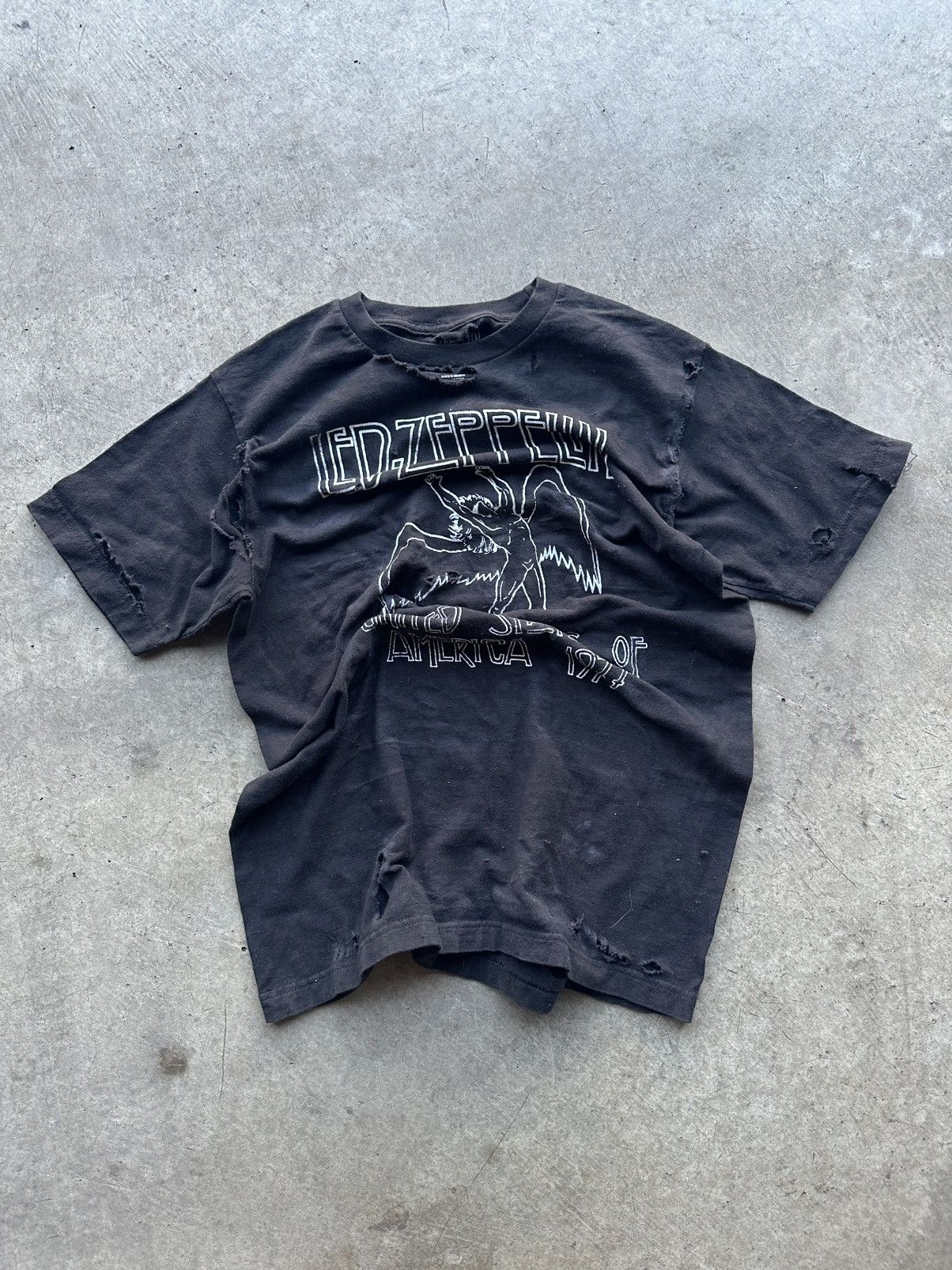 Japanese Brand × Vintage Thrashed Vintage Led Zeppelin Band Tee Size US M / EU 48-50 / 2 - 1 Thumbnail