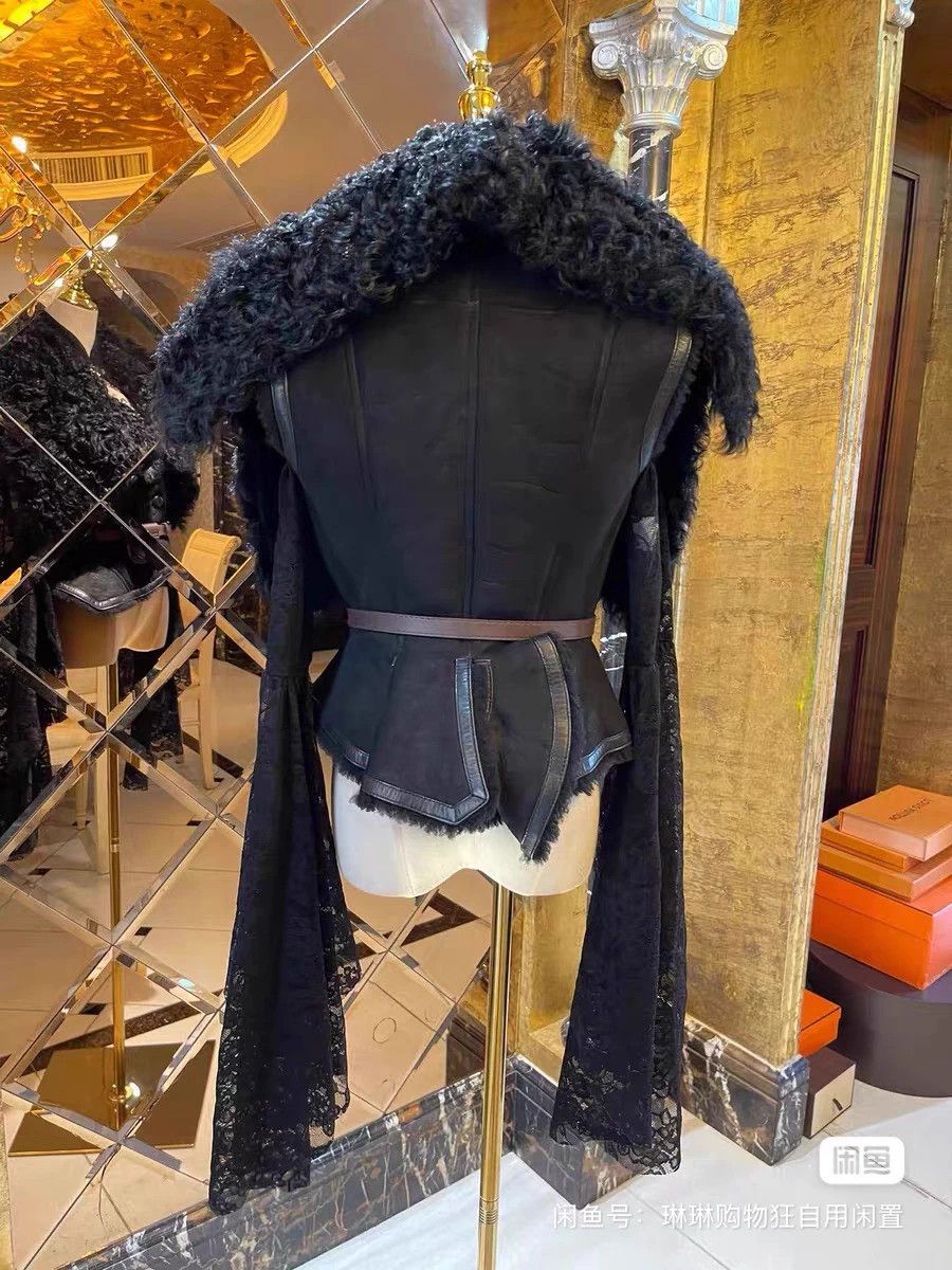 Givenchy Givenchy Gothic Medieval Waist-Cinched Fur Coat Size 36 Size XS / US 0-2 / IT 36-38 - 8 Thumbnail