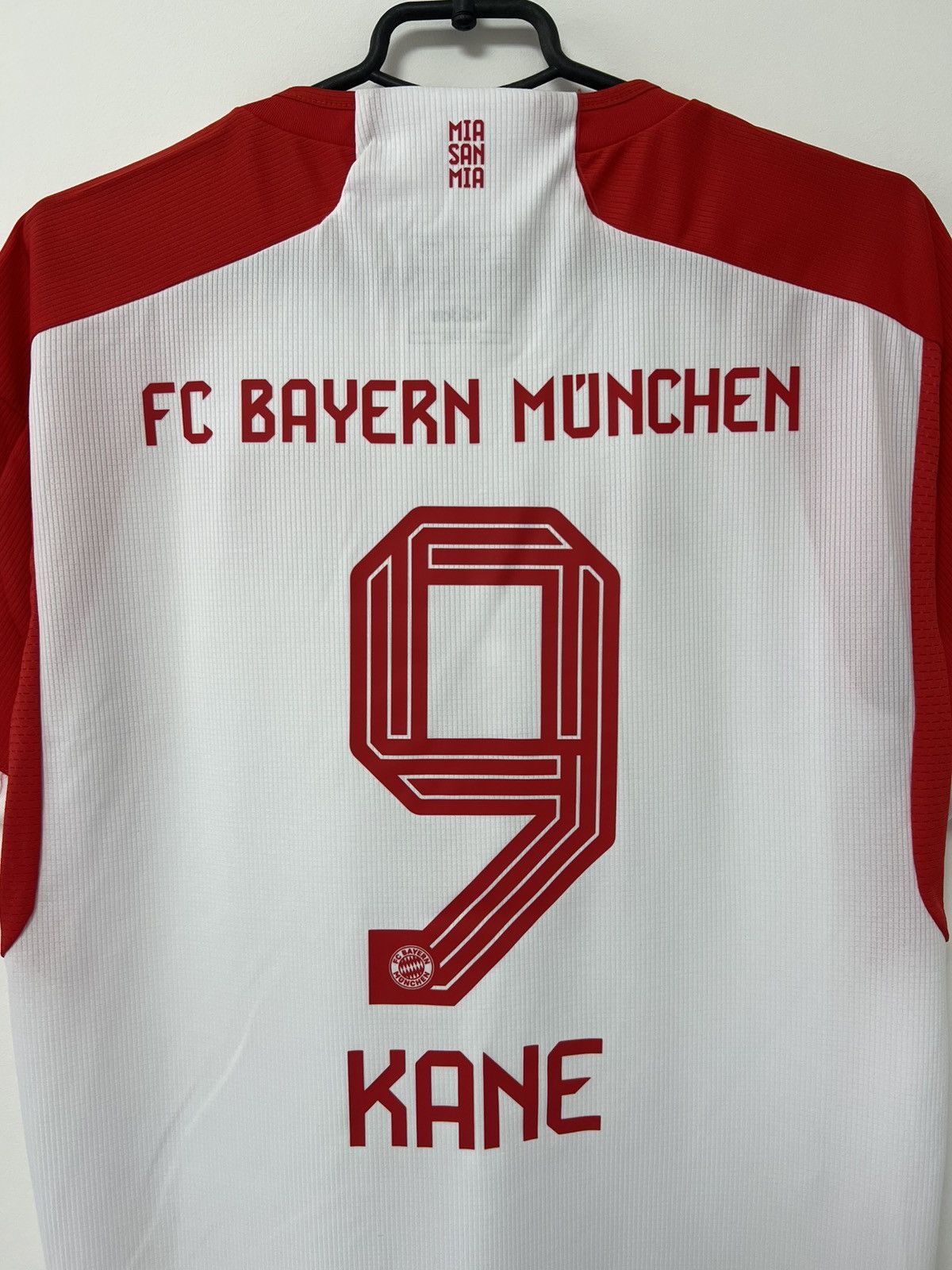 Vintage Bayern Munich Kane #9 Jersey Adidas Trikot Shirt Rare sz XL Size US XL / EU 56 / 4 - 5 Thumbnail