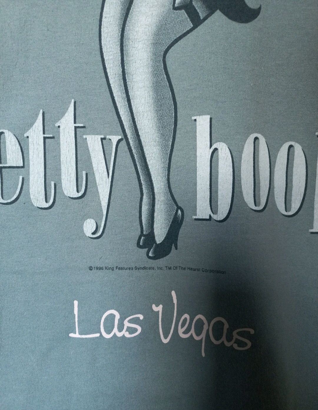Fruit Of The Loom Vintage 1996 Betty Boop T Shirt Pin Up Las Vegas size L Size US L / EU 52-54 / 3 - 5 Thumbnail