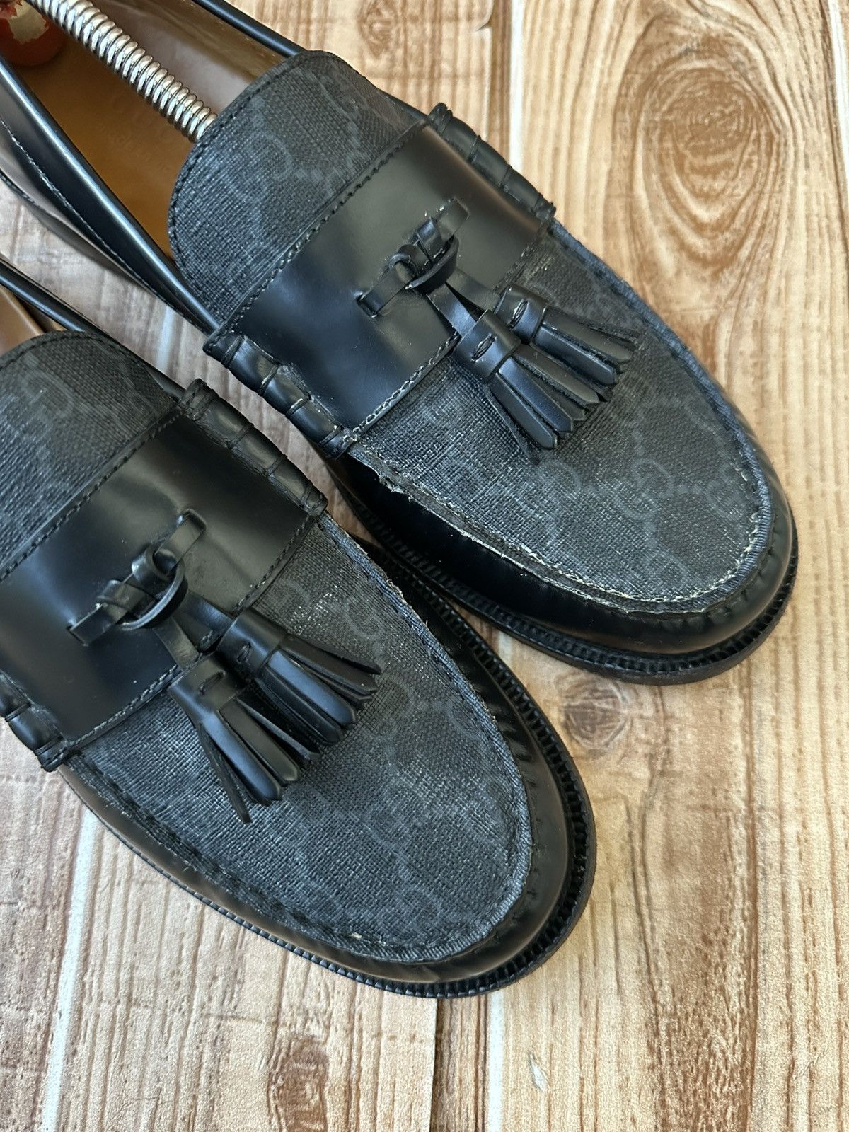 Gucci Gucci GG Logo Black Tassel Leather Loafers Size US 9.5 / EU 42-43 - 4 Thumbnail