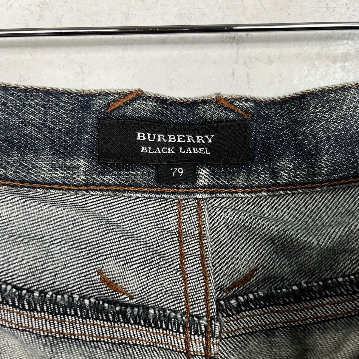 Burberry Vintage Burberry Black Label Distressed Denim Jeans Size US 33 - 18 Thumbnail