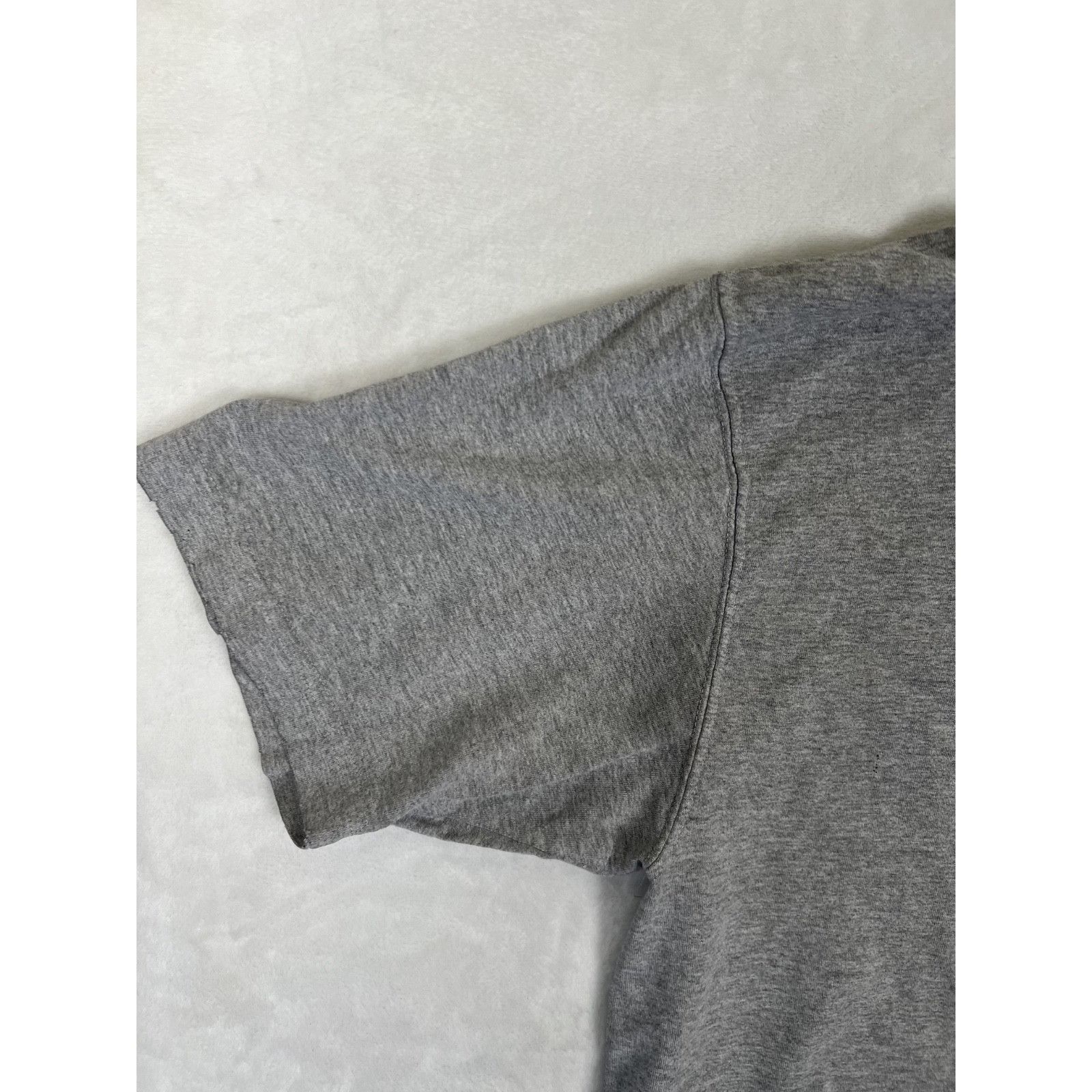 Carhartt Vintage Carhartt Gray Pocket Tee T-Shirt Size XL Distressed Size US XL / EU 56 / 4 - 6 Thumbnail