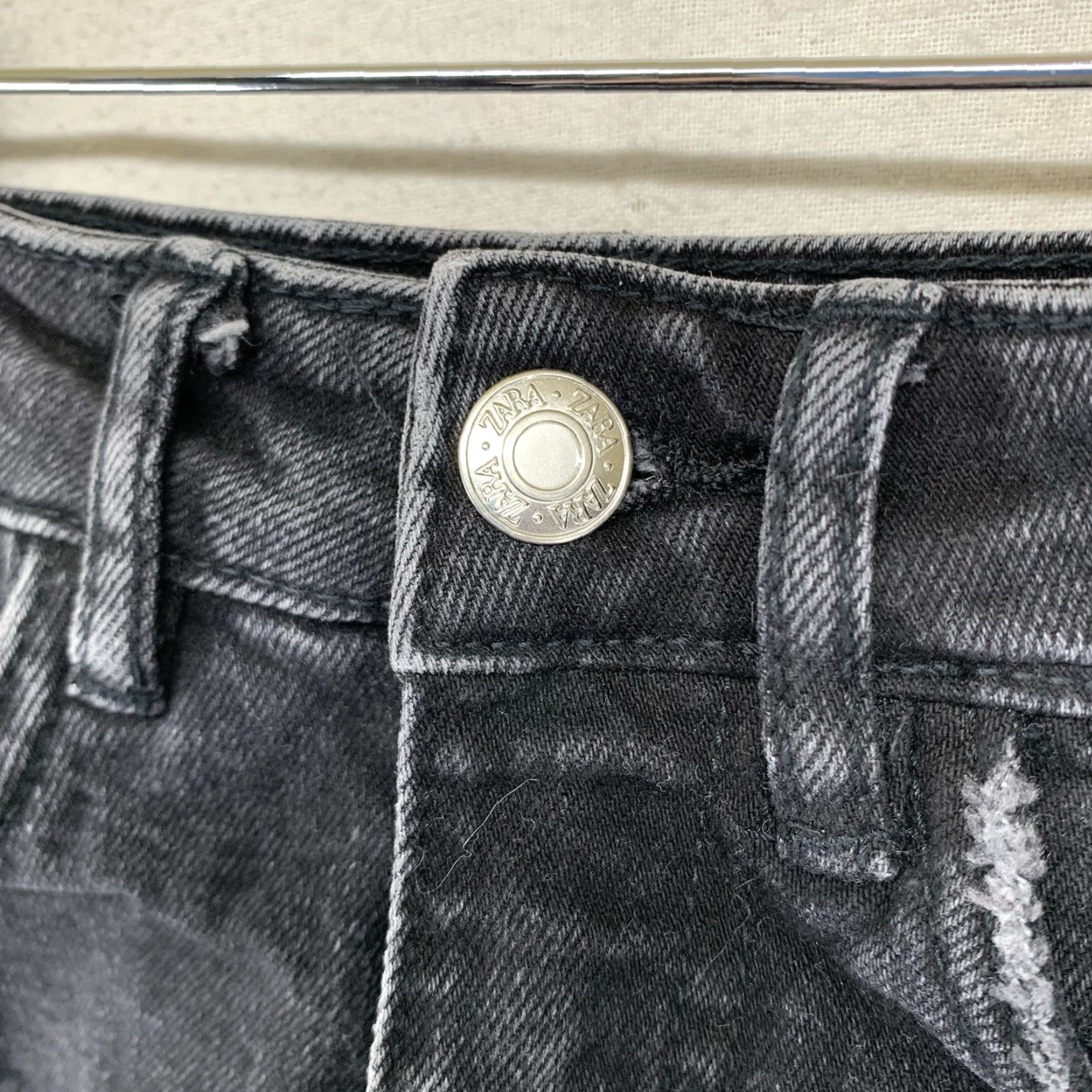 Zara VINTAGE Zara Women's Jean Shorts Sz 0 High-Rise Cut-Off Denim Casual Festival Cowgirl Black Size 25" / US 0 / IT 36 - 6 Thumbnail
