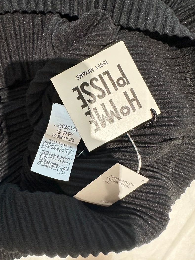 Issey Miyake issey miyake Men's black vest 2505-Nextarrow Size US M / EU 48-50 / 2 - 7 Thumbnail