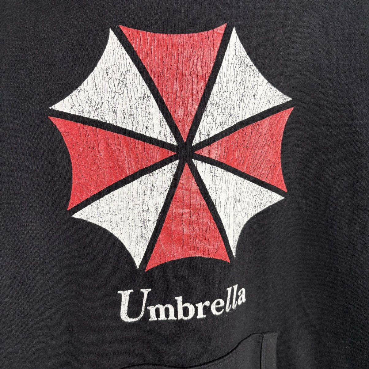 Playstation Vintage Resident Evil Biohazard Umbrella Capcom Game Hoodie Size US L / EU 52-54 / 3 - 4 Thumbnail
