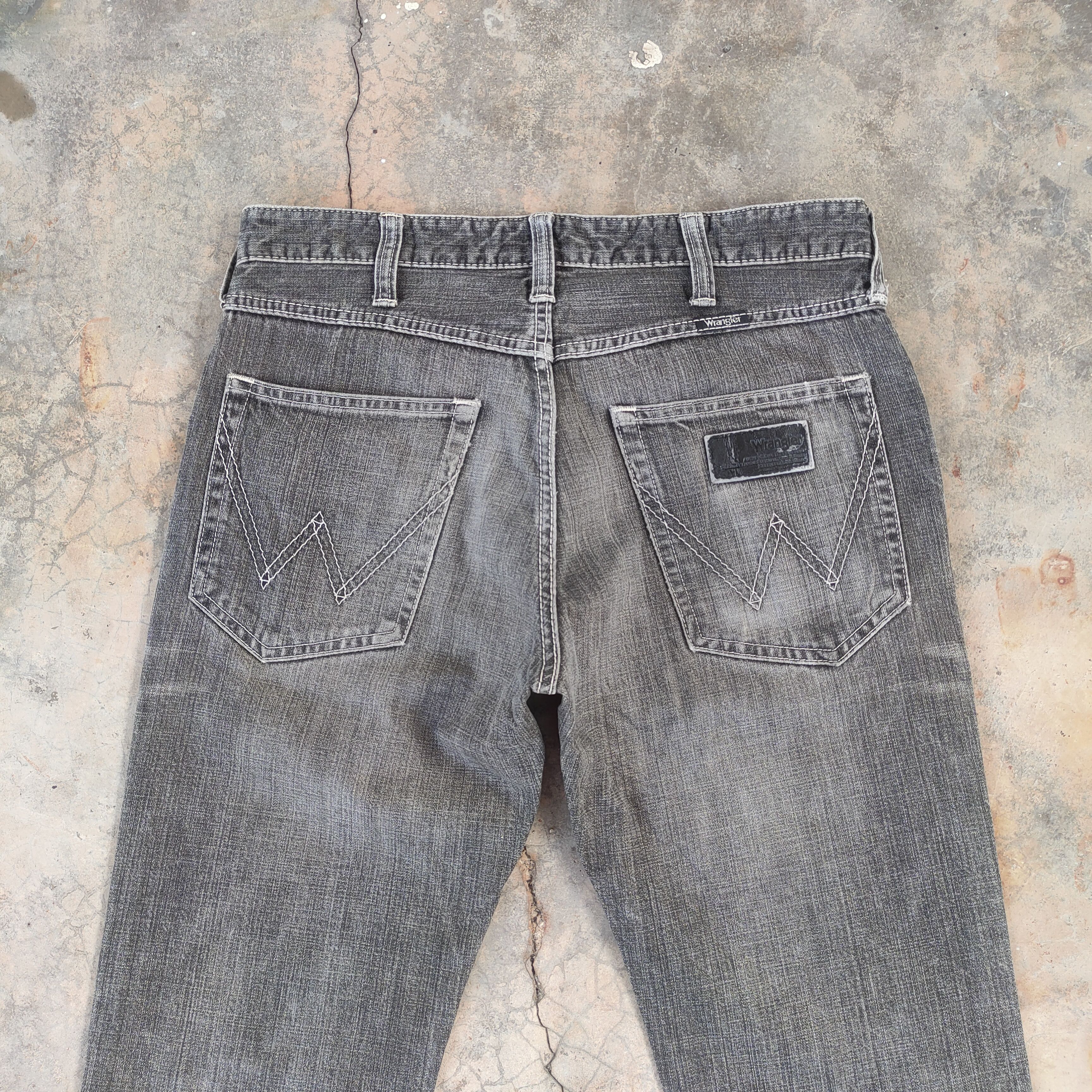 Wrangler W31 VINTAGE WRANGLER FLARE FADED DISTRESSED JEANS PANTS Size US 31 - 9 Thumbnail