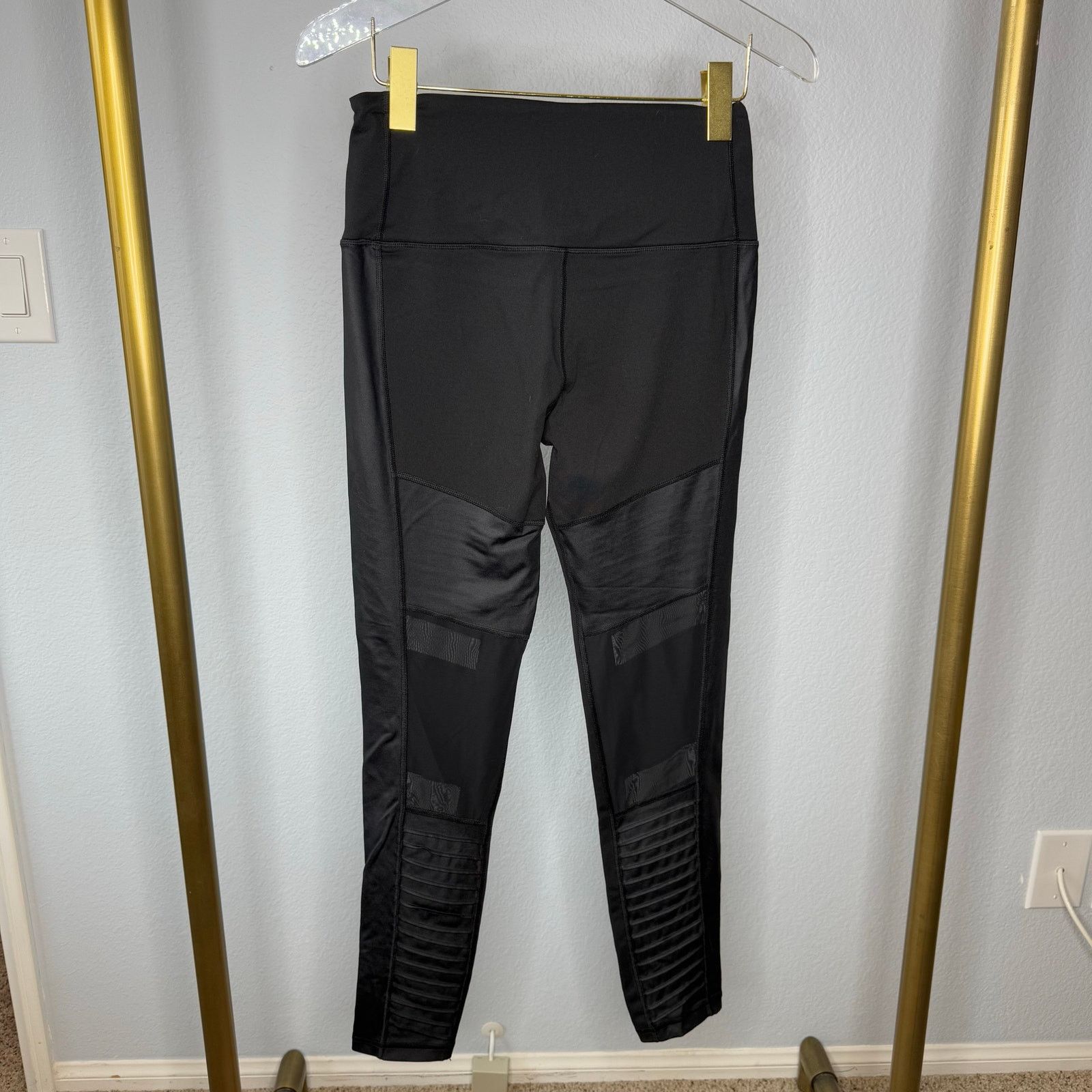 Victoria's Secret Victoria’s Secret Sport Moto Knockout Mesh Leggings Size 27" / US 4 / IT 40 - 6 Thumbnail