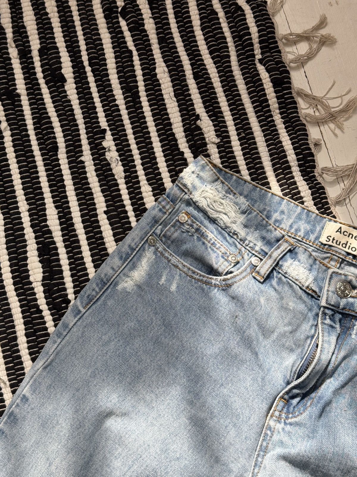 Acne Studios VINTAGE ACNE STUDIOS DISTRESSED STYLE DENIM PANTS Size 26" / US 2 / IT 38 - 4 Thumbnail